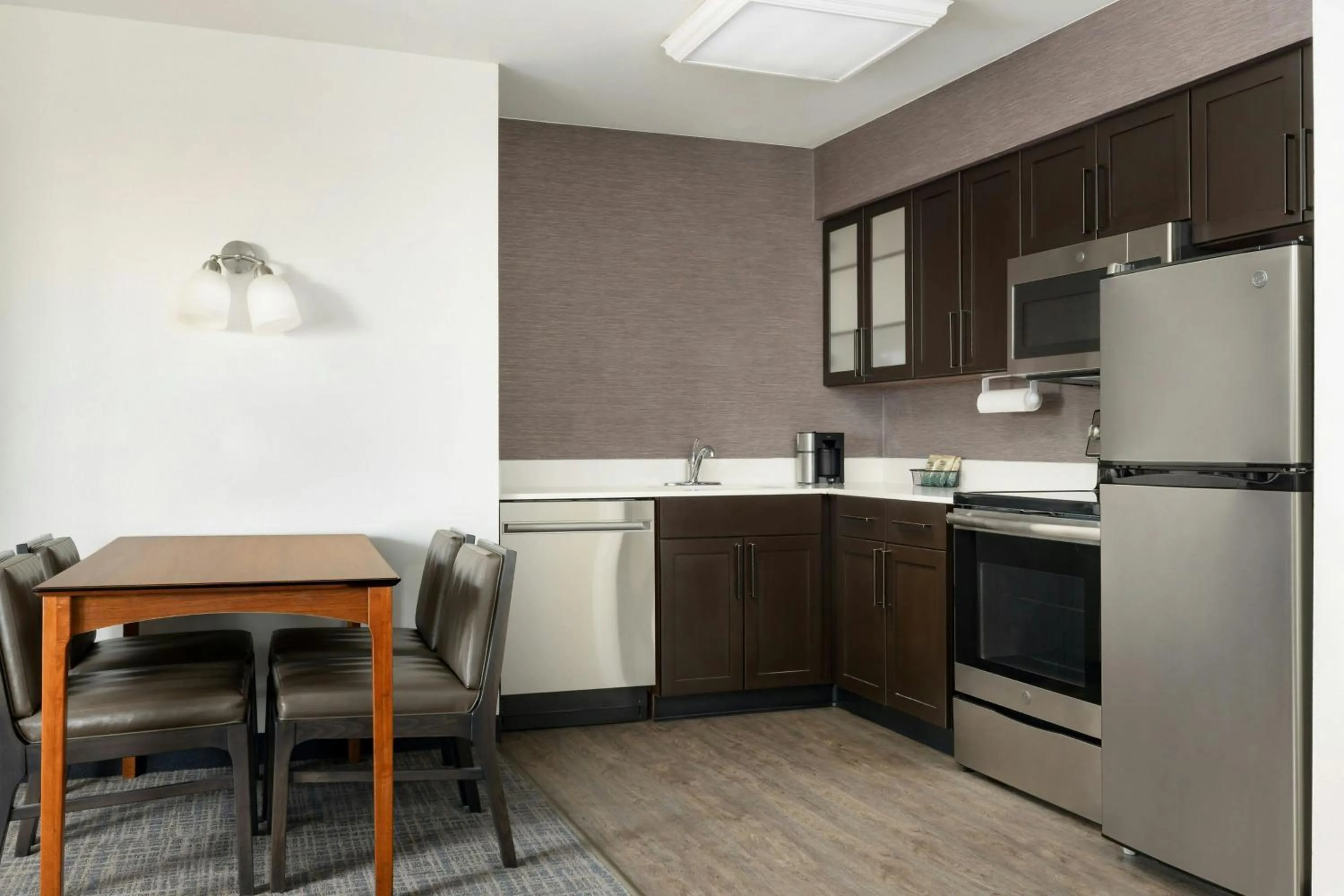 Bedroom in Residence Inn Des Moines West at Jordan Creek Town Center