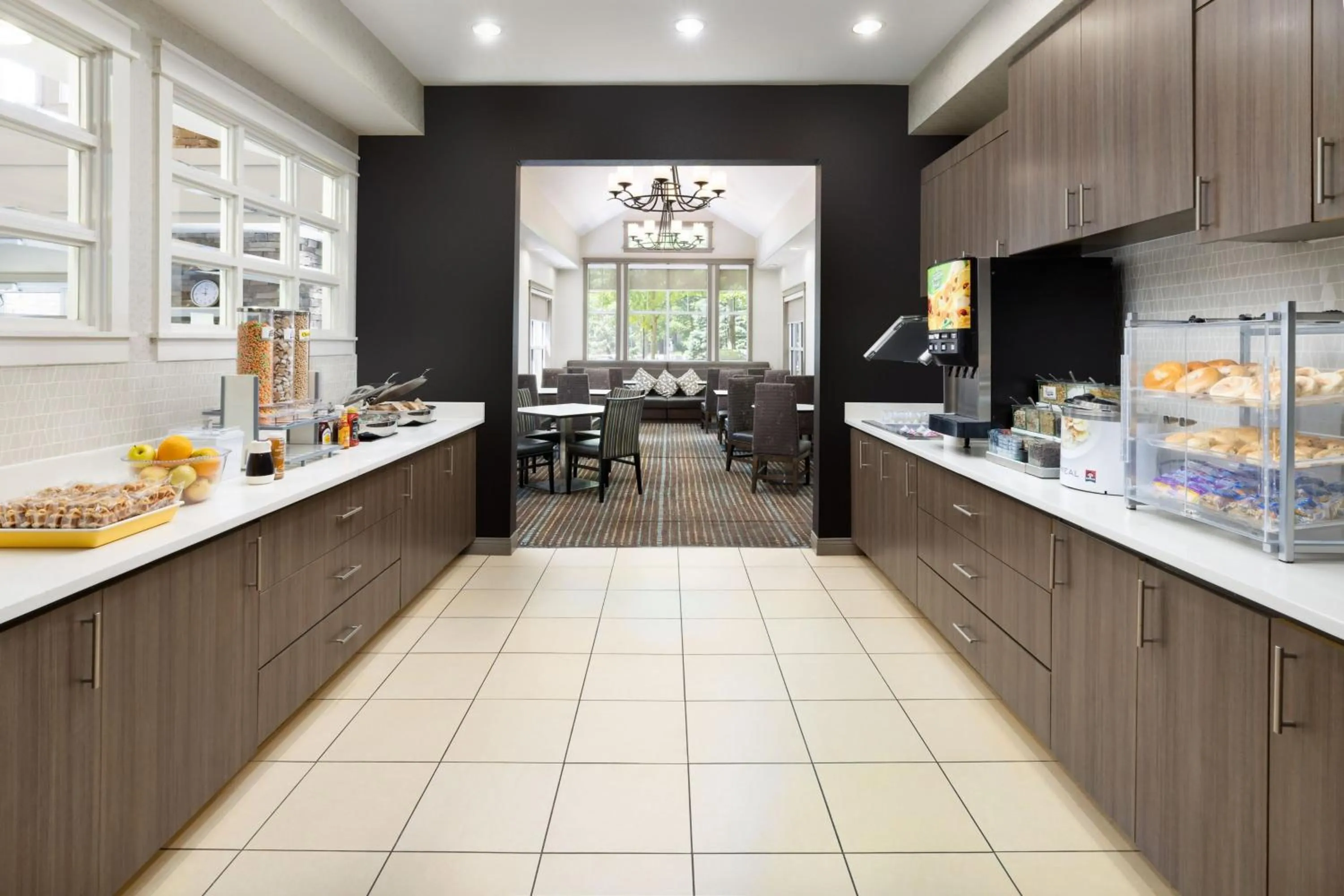 Breakfast in Residence Inn Des Moines West at Jordan Creek Town Center