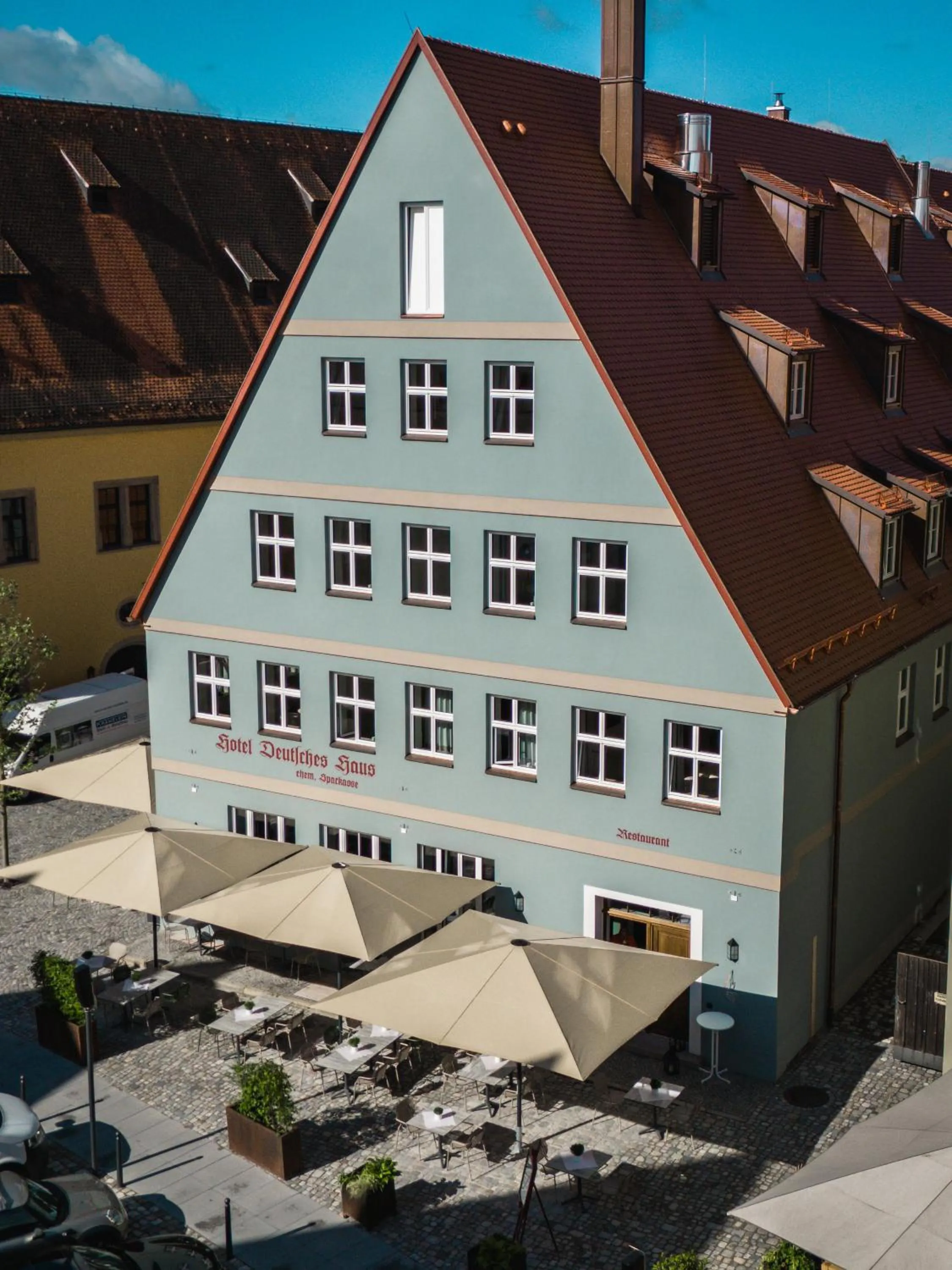 Property building in Hotel Deutsches Haus