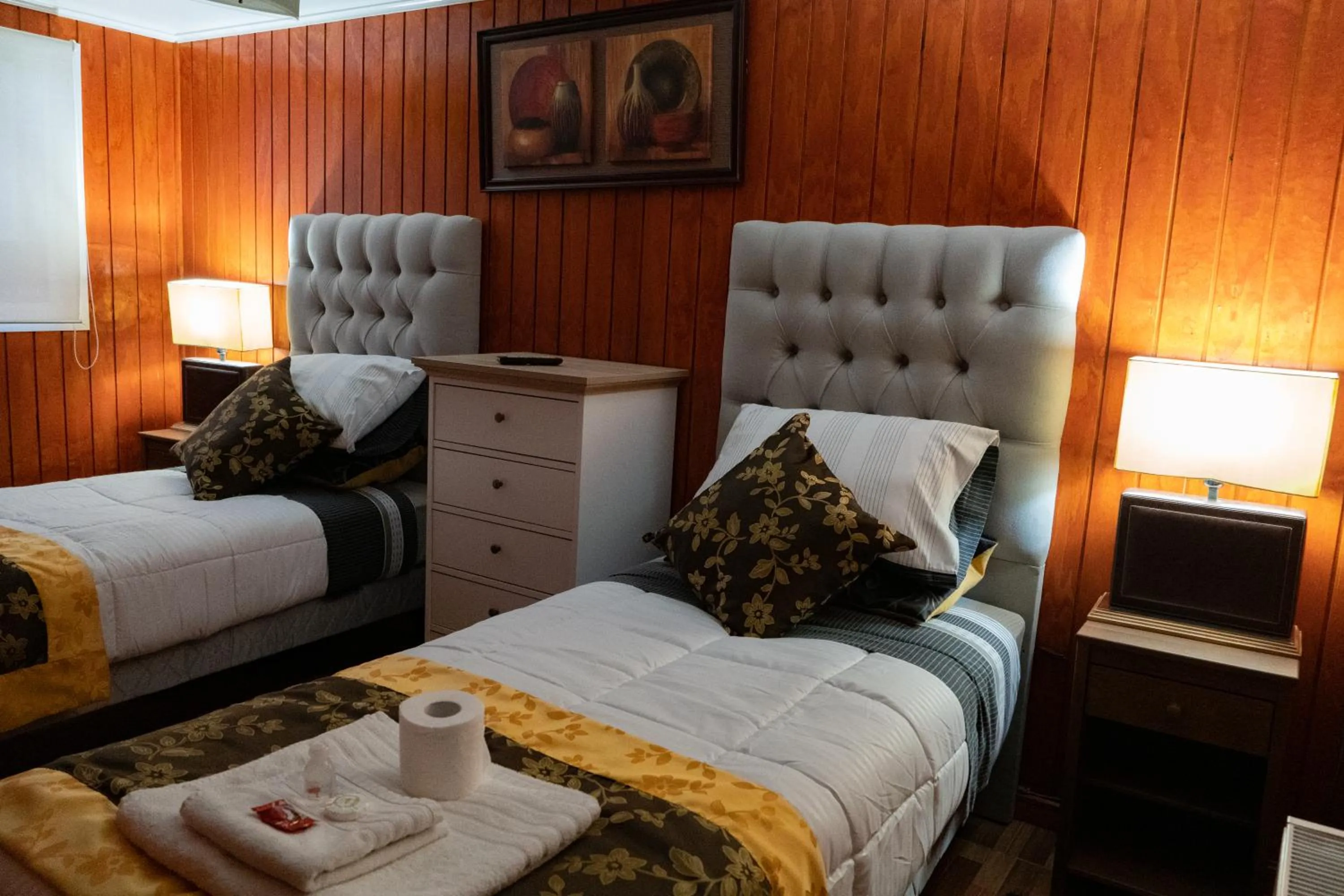 Property building, Bed in Hotel Forjadores del Cabo de Hornos