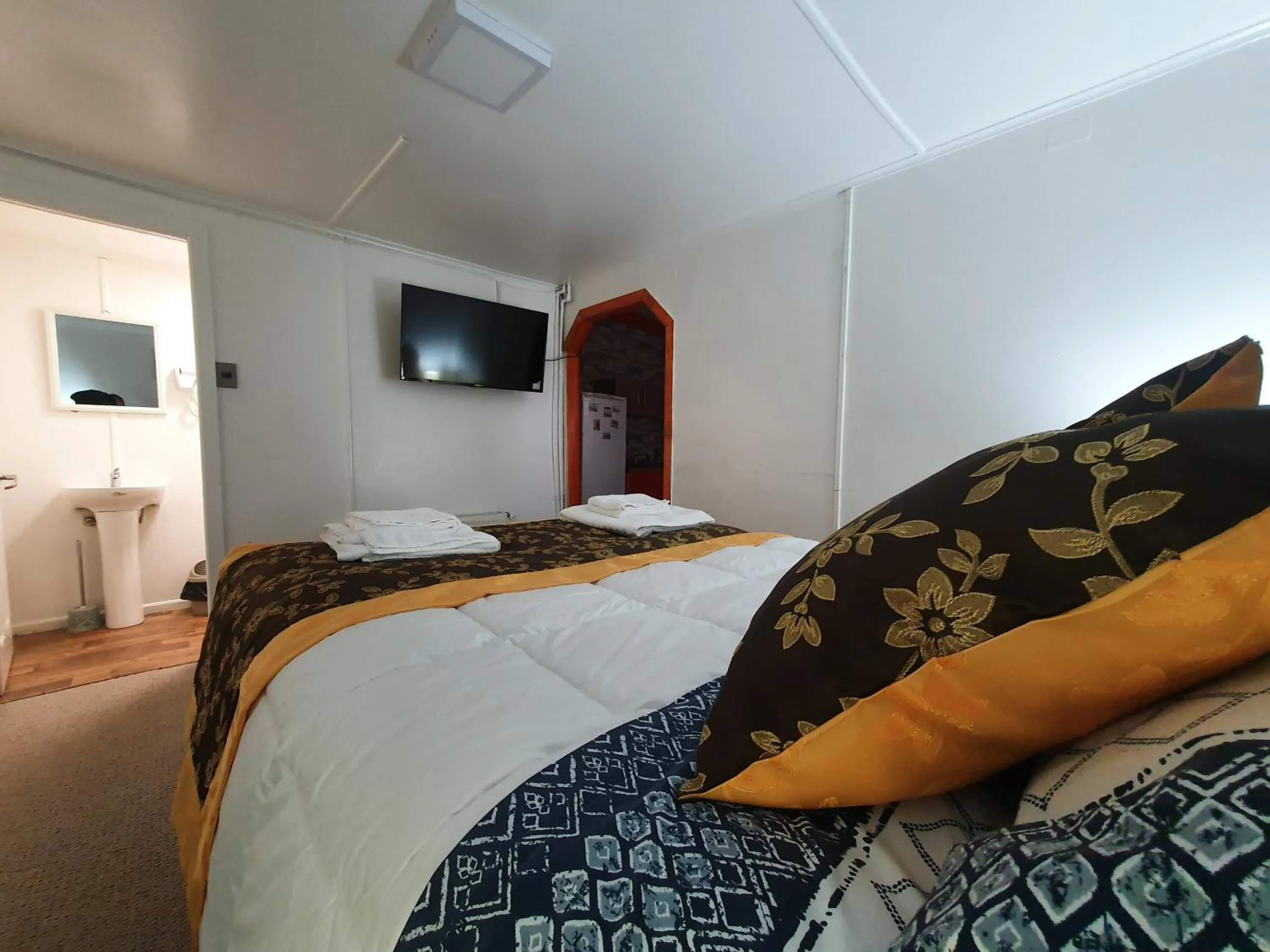 Property building, Bed in Hotel Forjadores del Cabo de Hornos