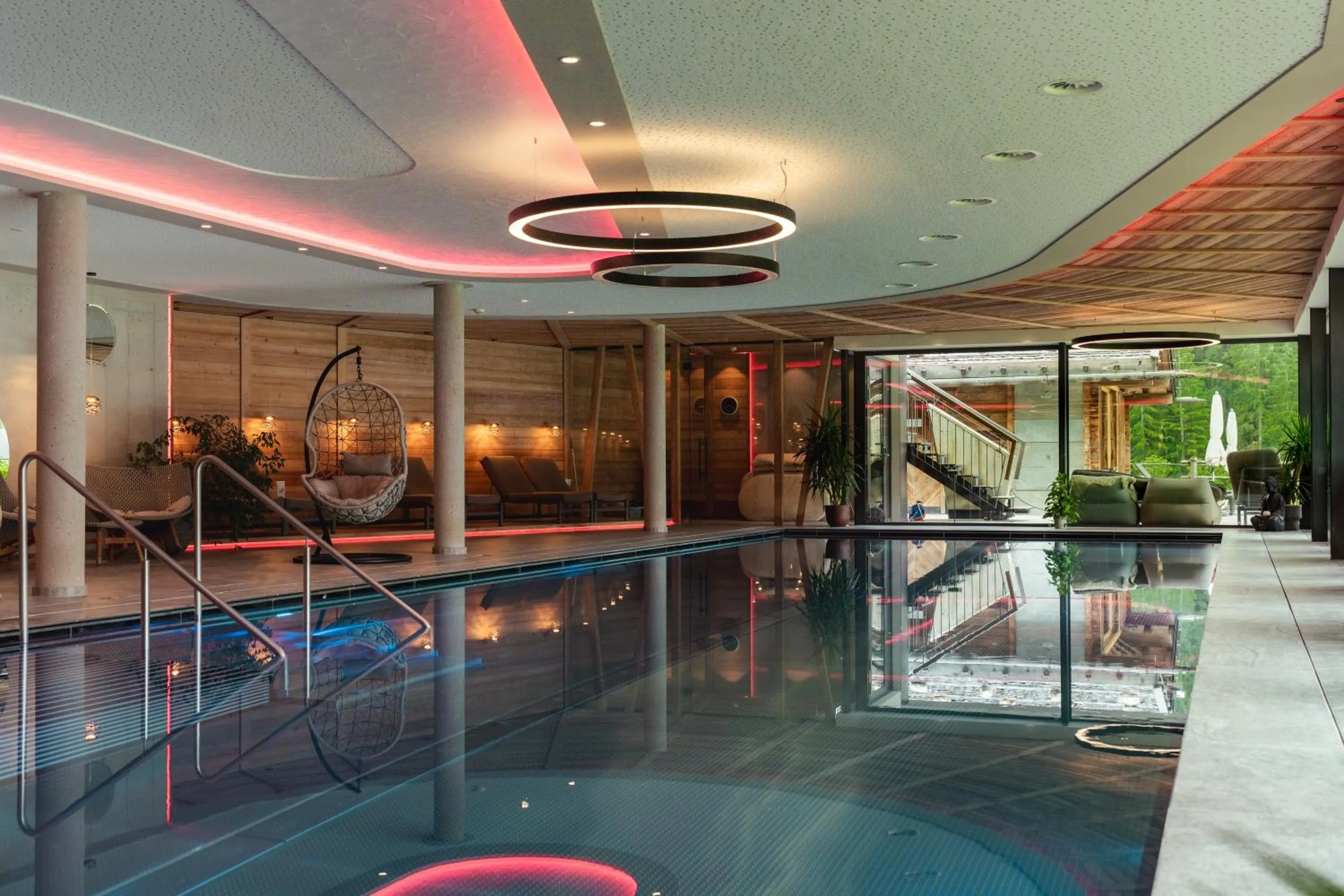 Swimming pool in Alpinhotel Berghaus spa