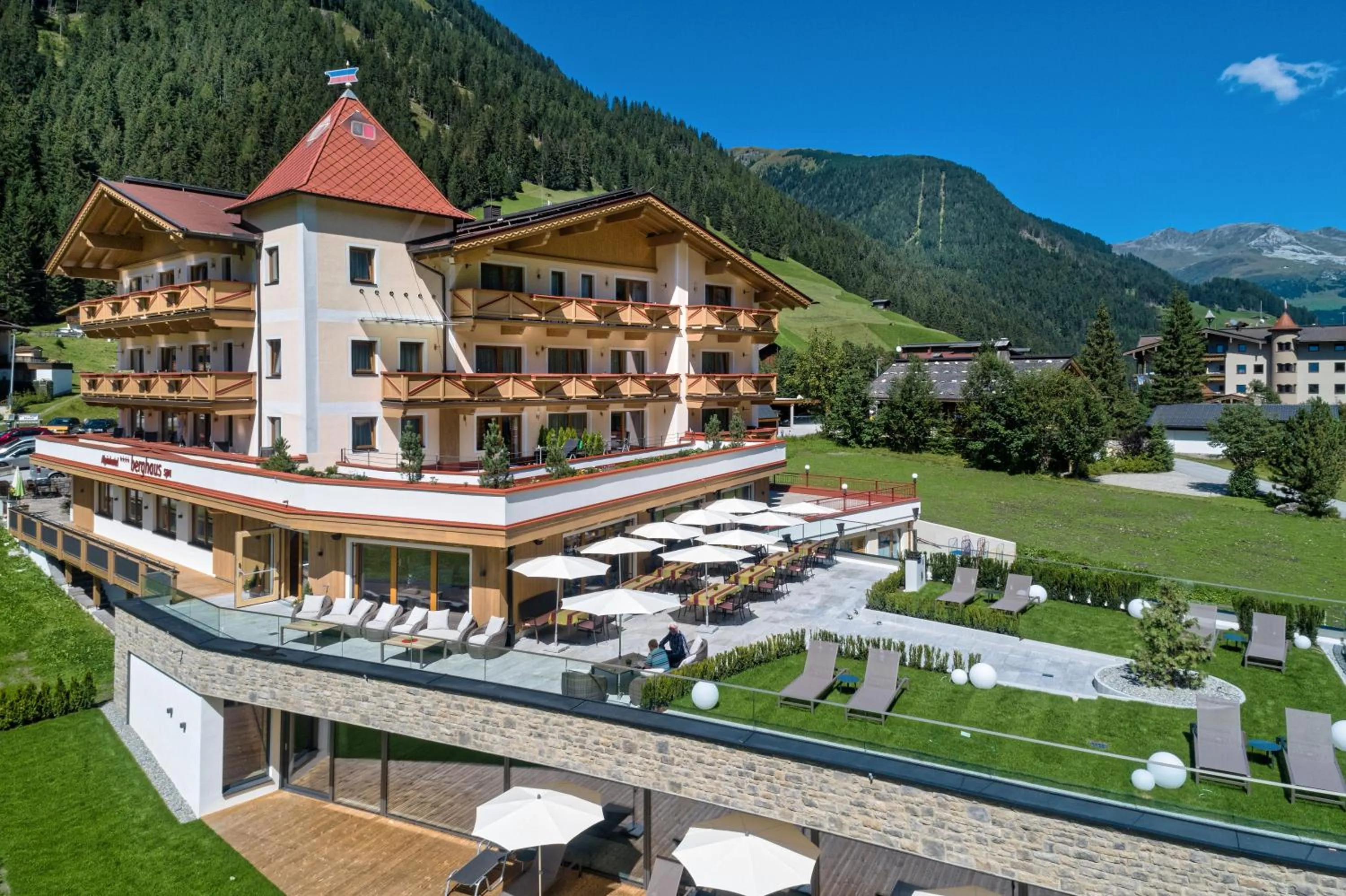 Balcony/Terrace in Alpinhotel Berghaus spa