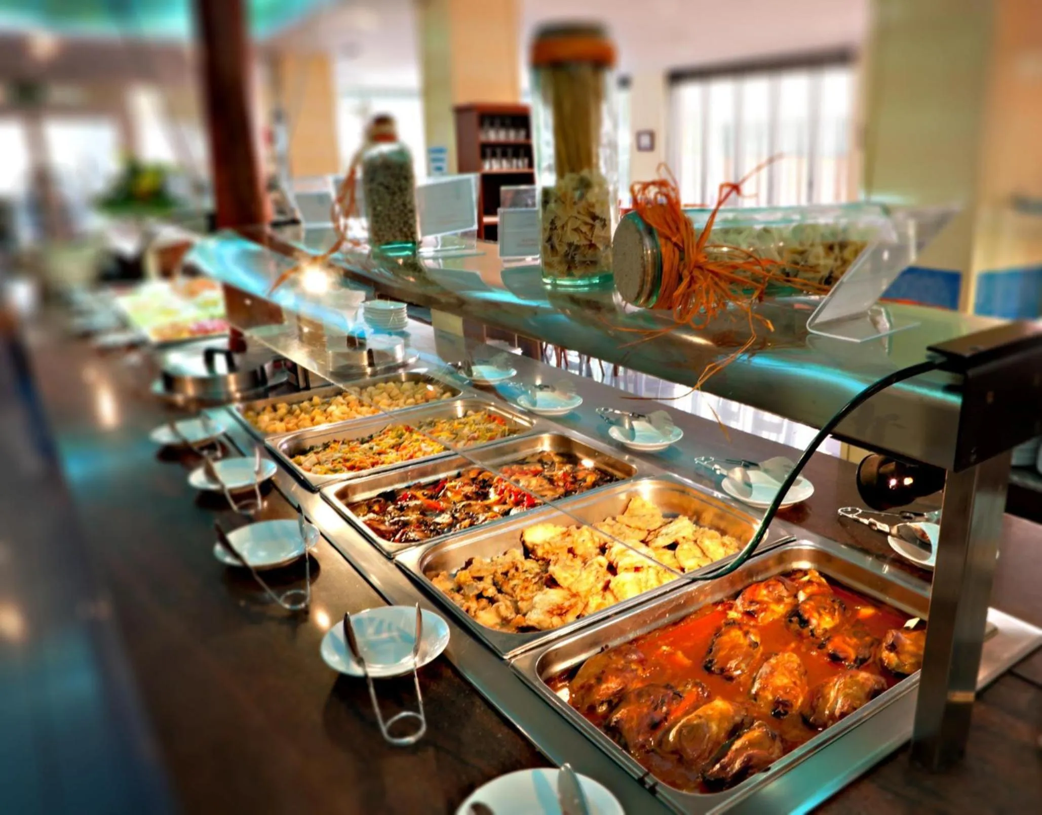 Restaurant/places to eat in Hotel Tropic