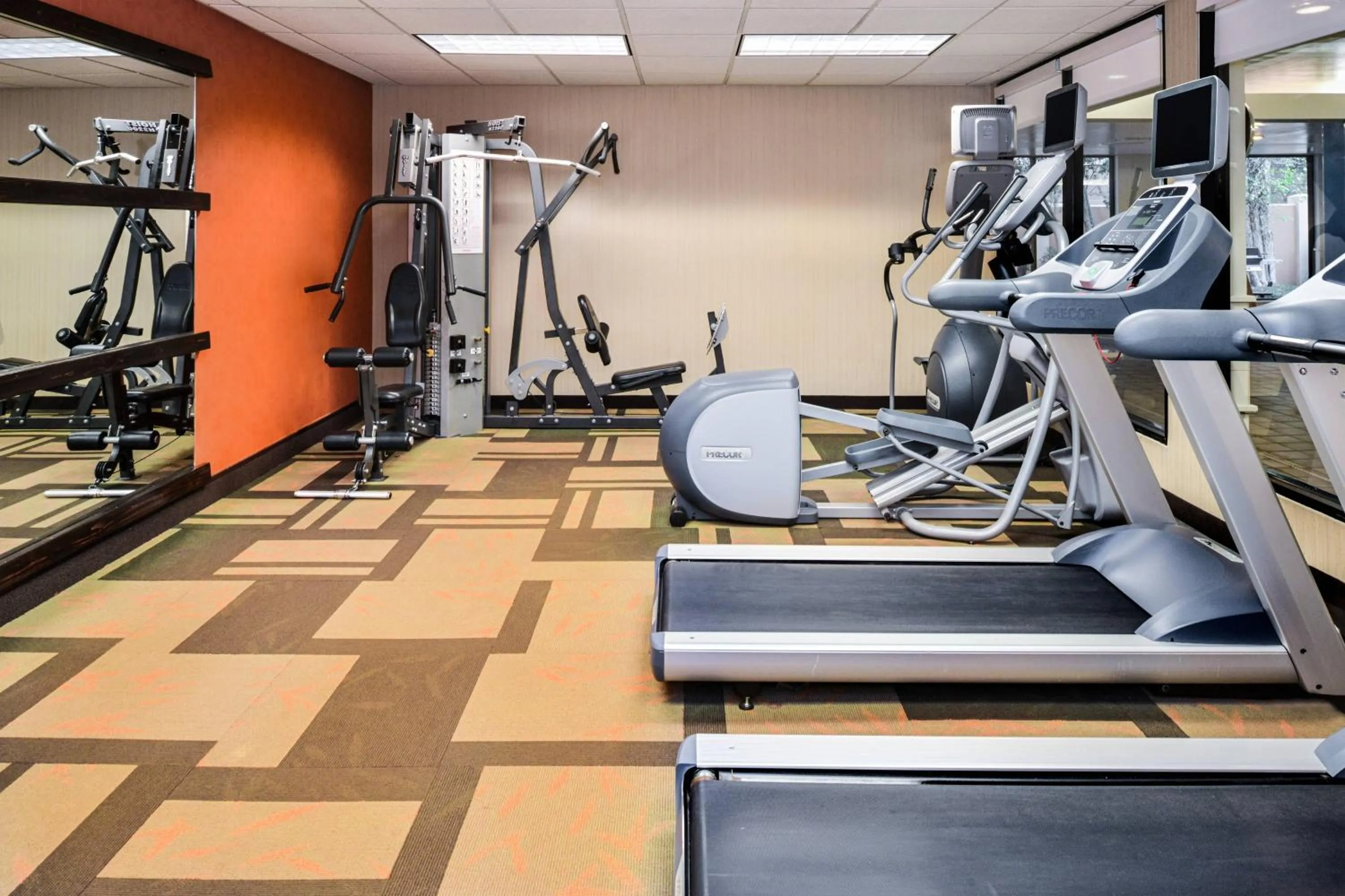 Fitness centre/facilities in Courtyard Beaumont