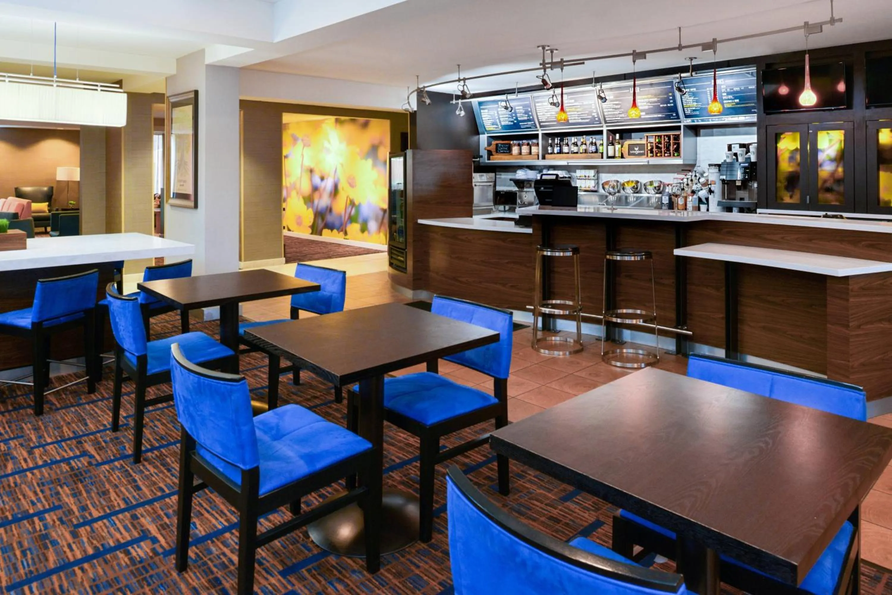 Restaurant/places to eat in Courtyard Beaumont