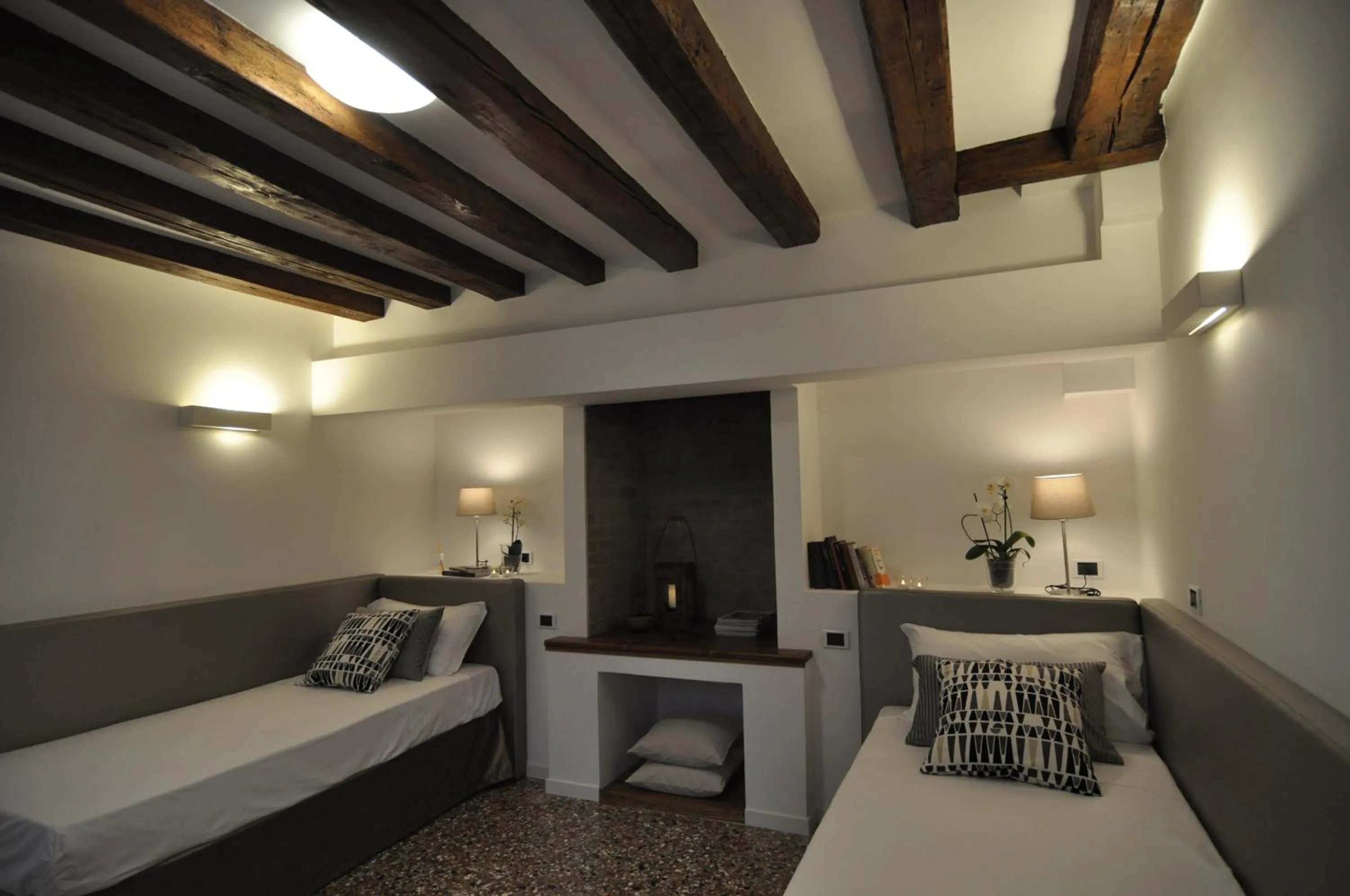 Bedroom, Bed in Casa Colleoni