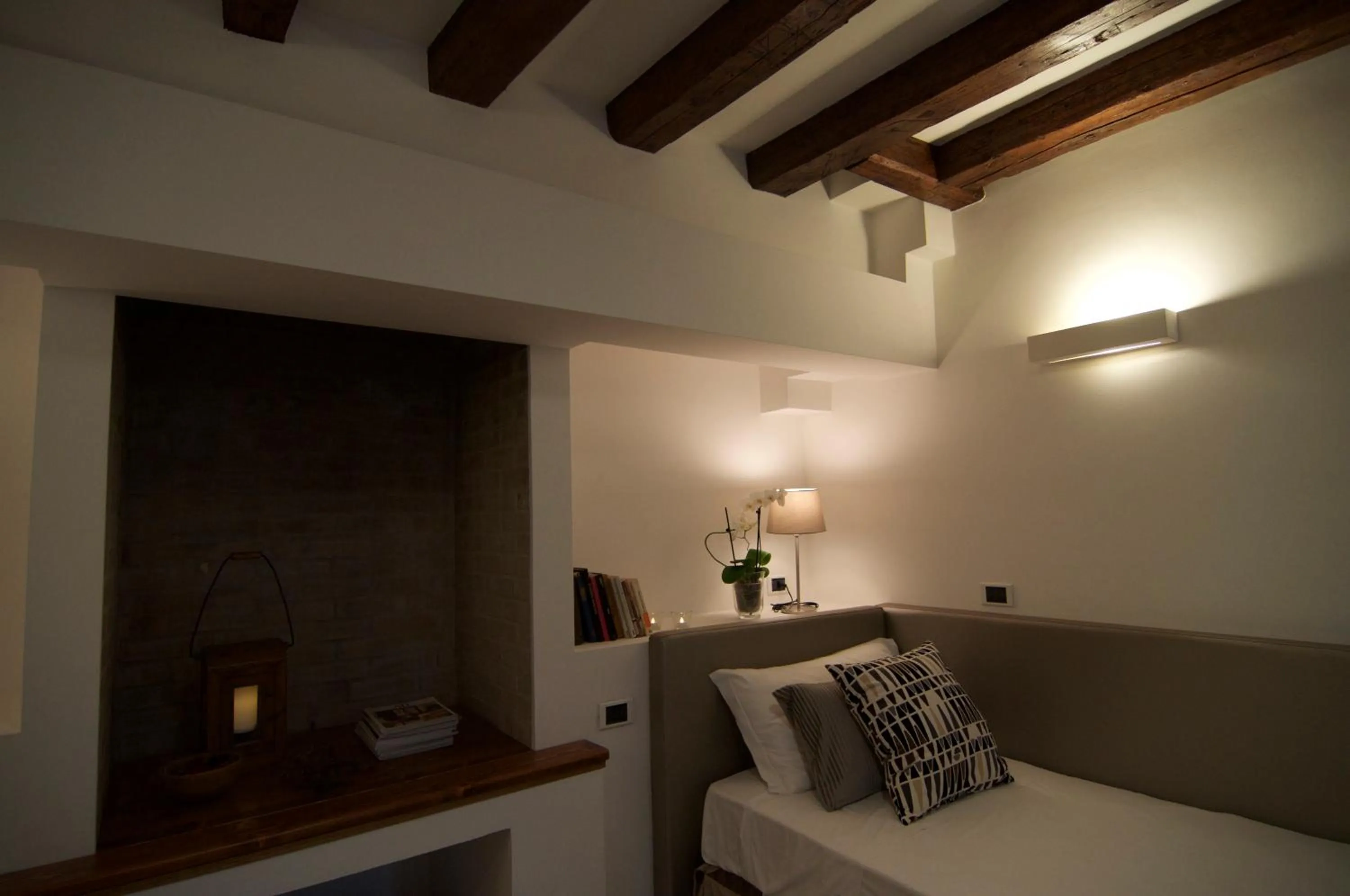 Bedroom, Bed in Casa Colleoni