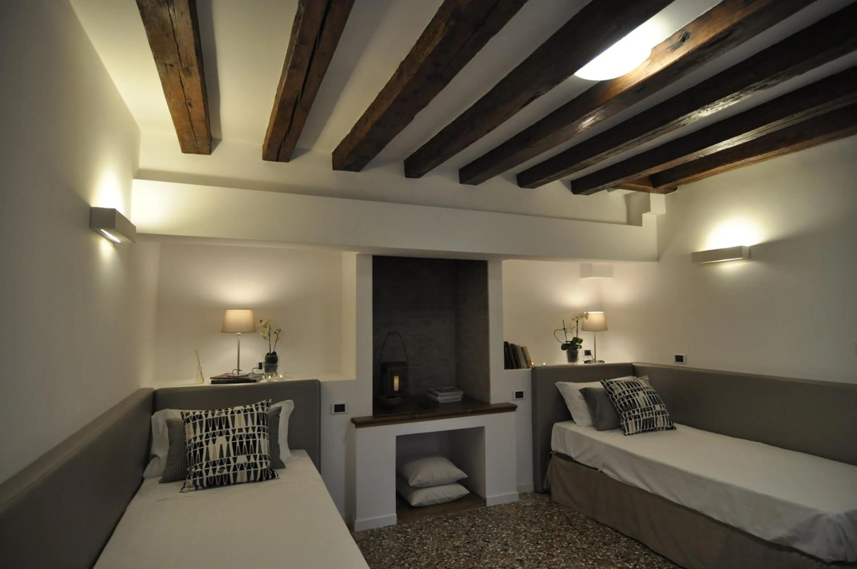 Bedroom, Bed in Casa Colleoni