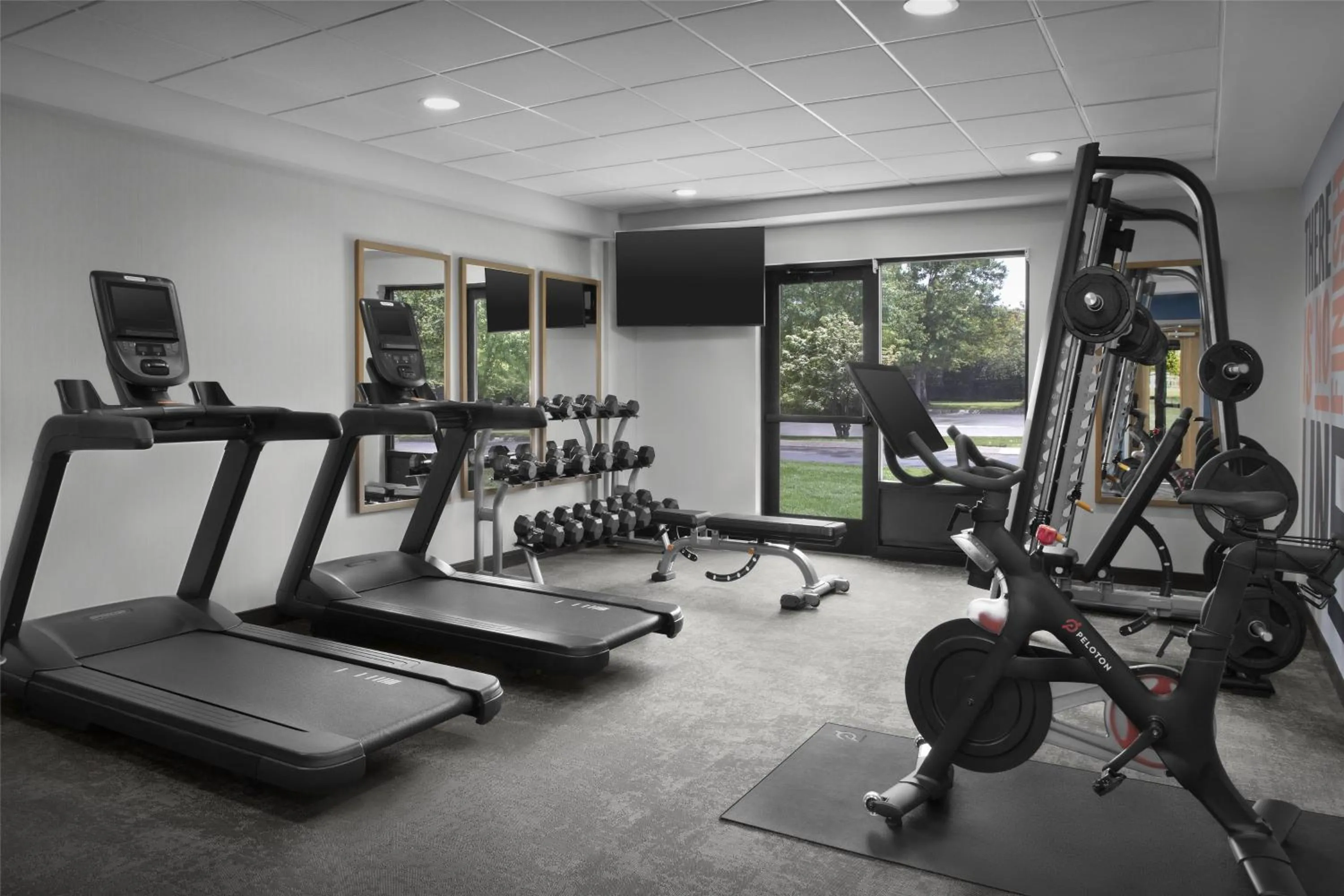 Fitness centre/facilities in Hampton Inn Lenoir City