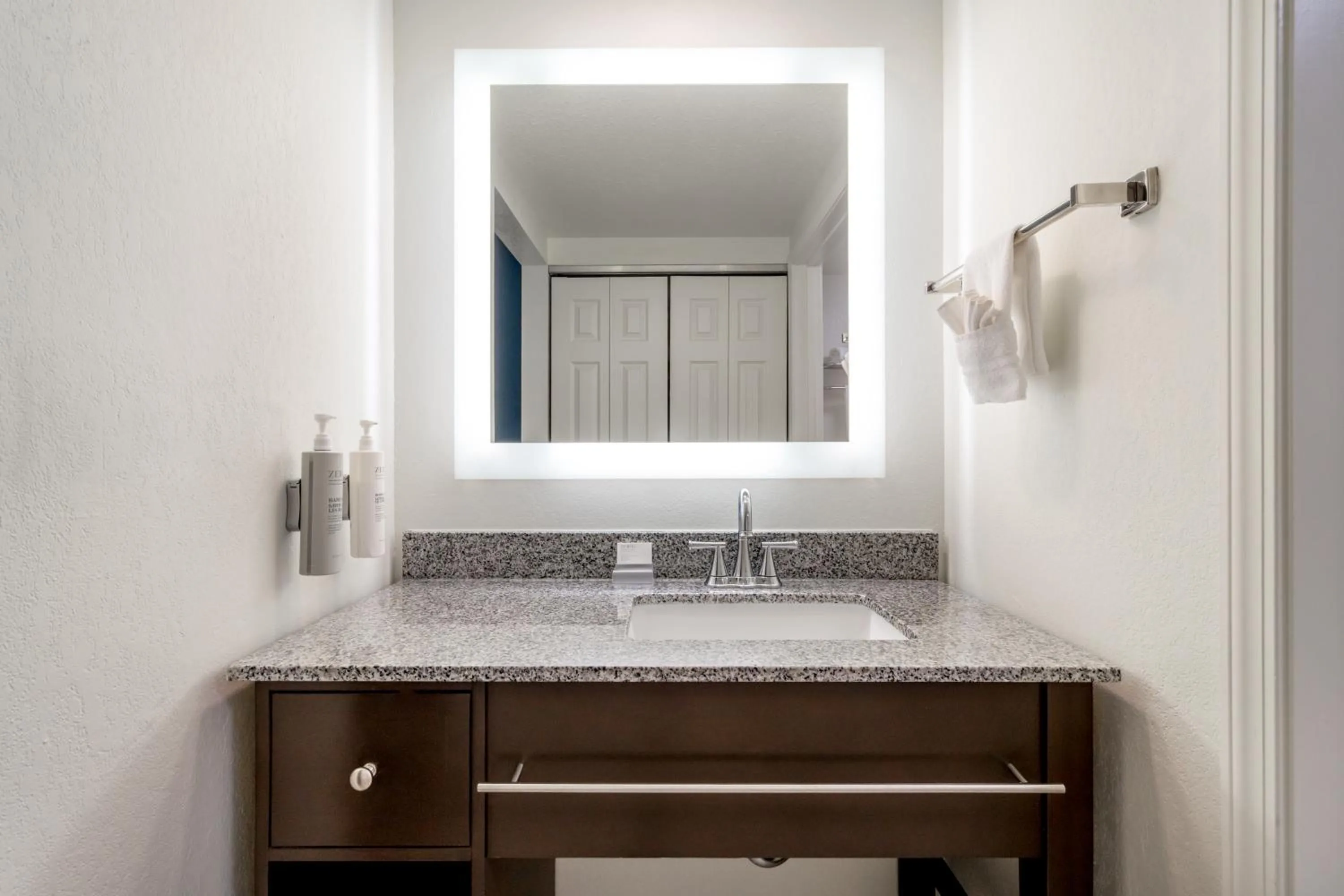 Bathroom in Homewood Suites by Hilton Eatontown