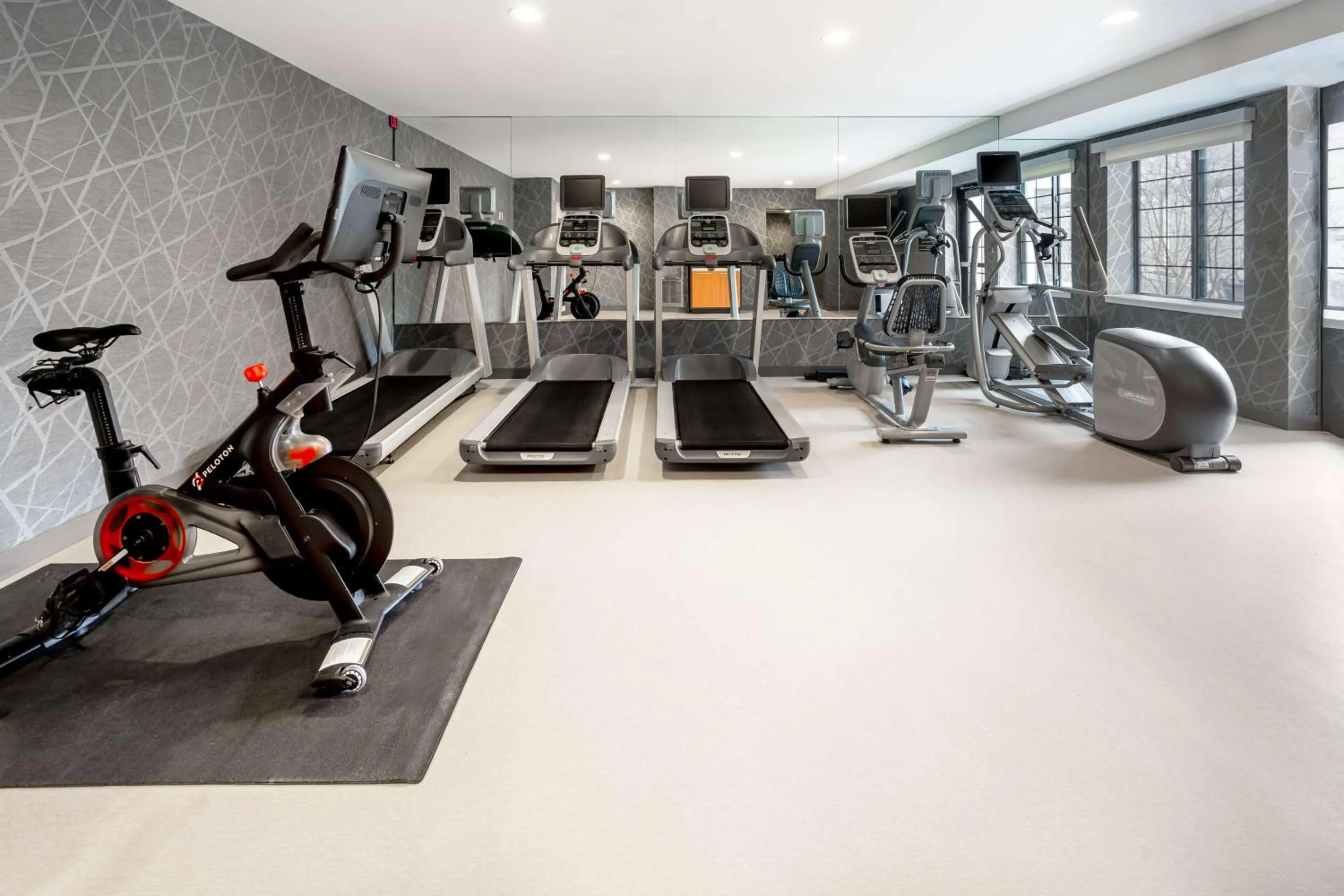 Fitness centre/facilities in Homewood Suites by Hilton Eatontown