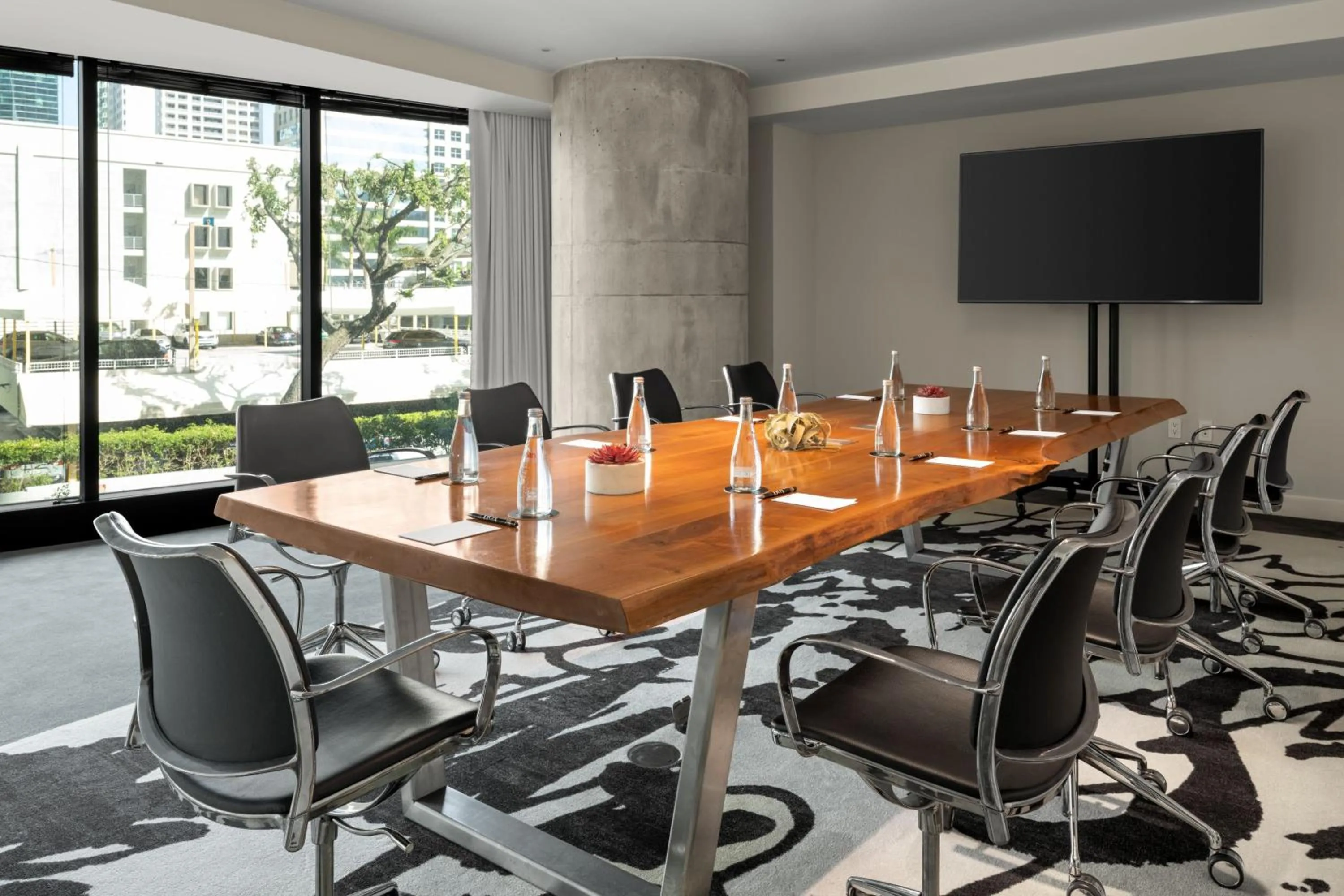 Meeting/conference room in Dua Miami, Autograph Collection