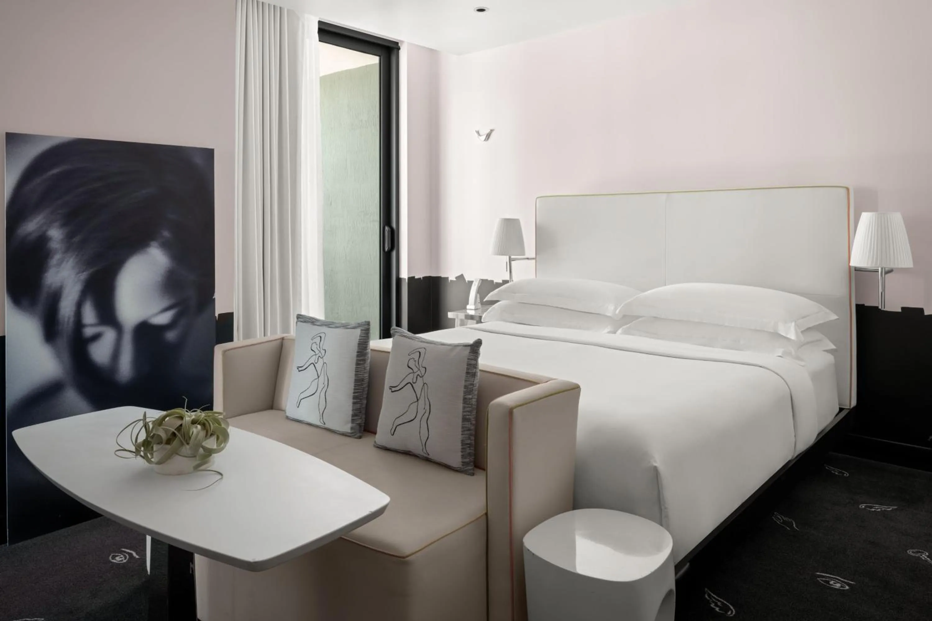 Photo of the whole room, Bed in Dua Miami, Autograph Collection