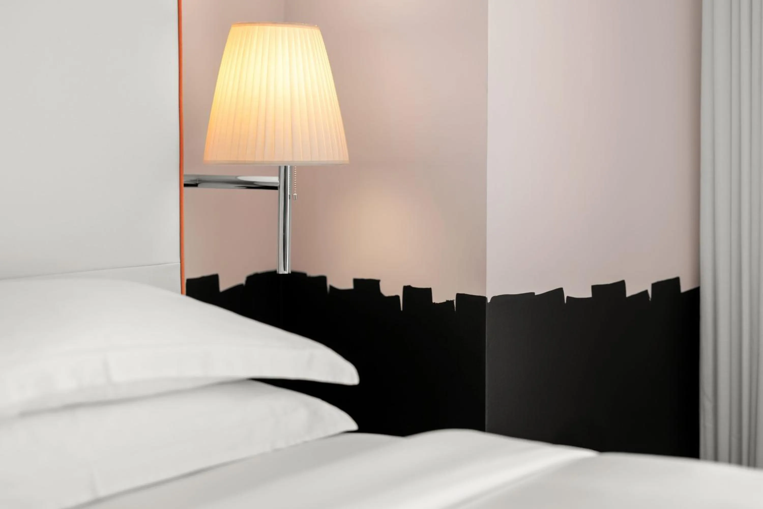 Photo of the whole room, Bed in Dua Miami, Autograph Collection