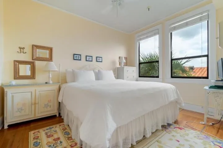 Bed in Tropicals of Palm Beach