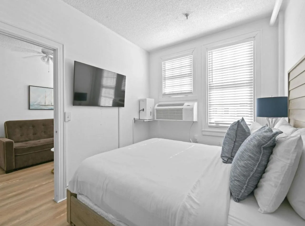 Bed in Tropicals of Palm Beach