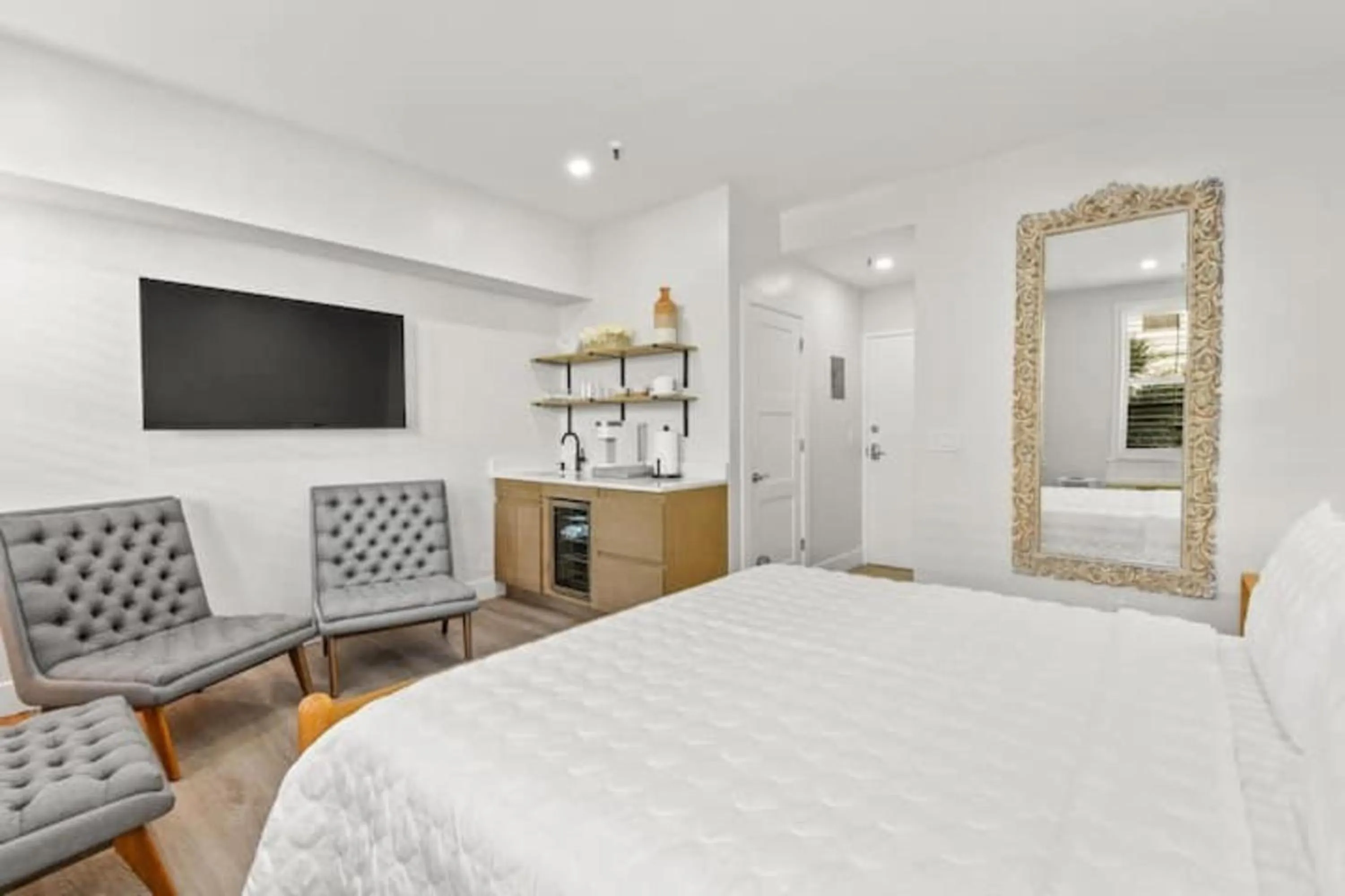 Bed in Tropicals of Palm Beach