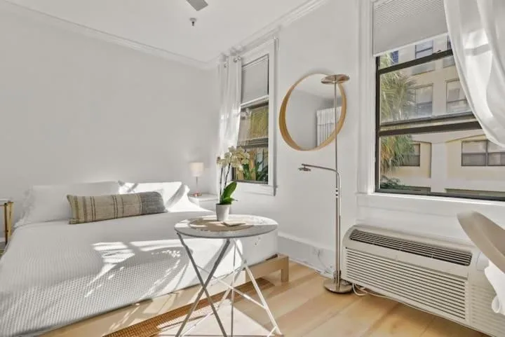 Bed in Tropicals of Palm Beach