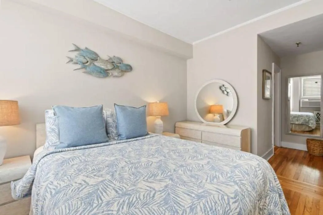 Bed in Tropicals of Palm Beach