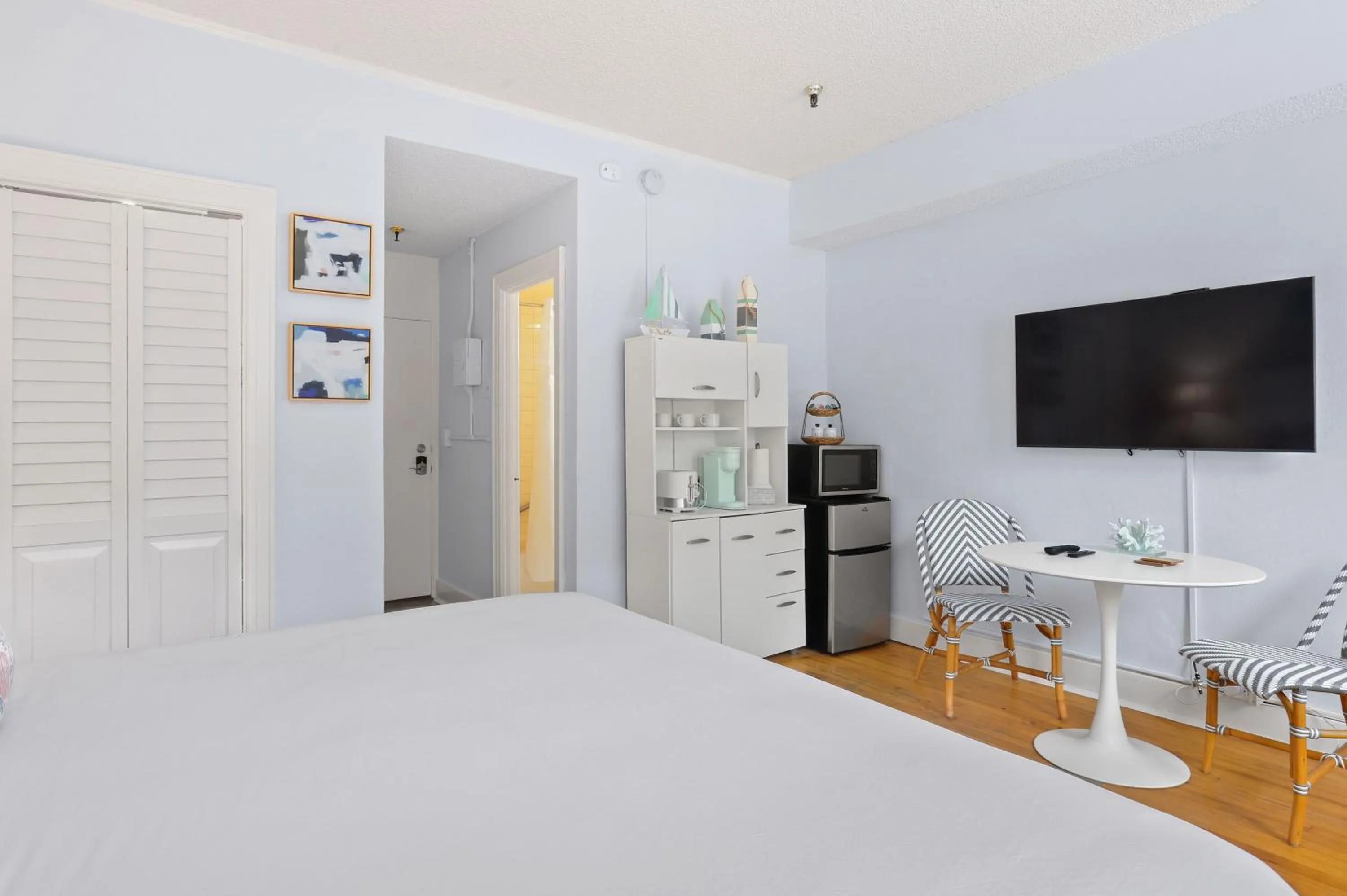 Bed in Tropicals of Palm Beach