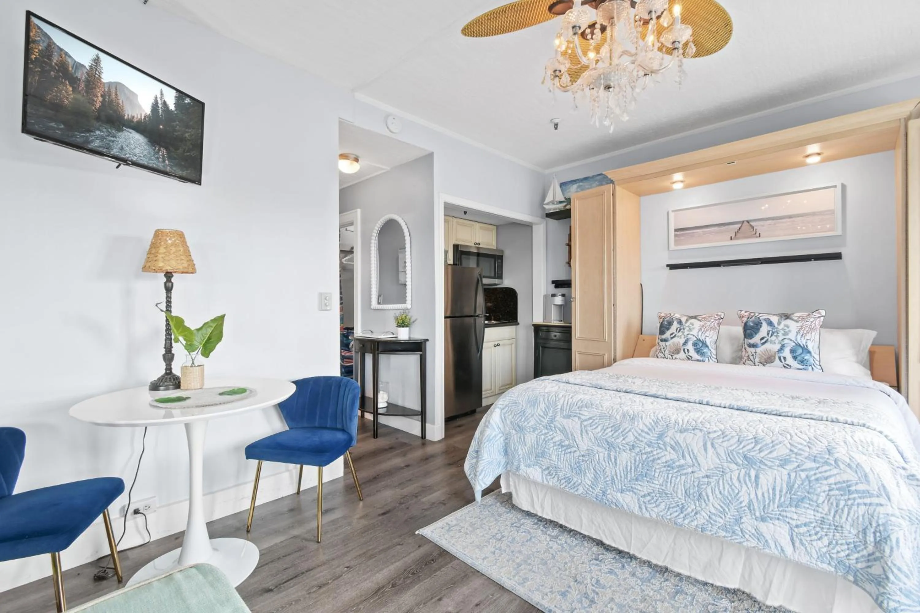 Bed in Tropicals of Palm Beach