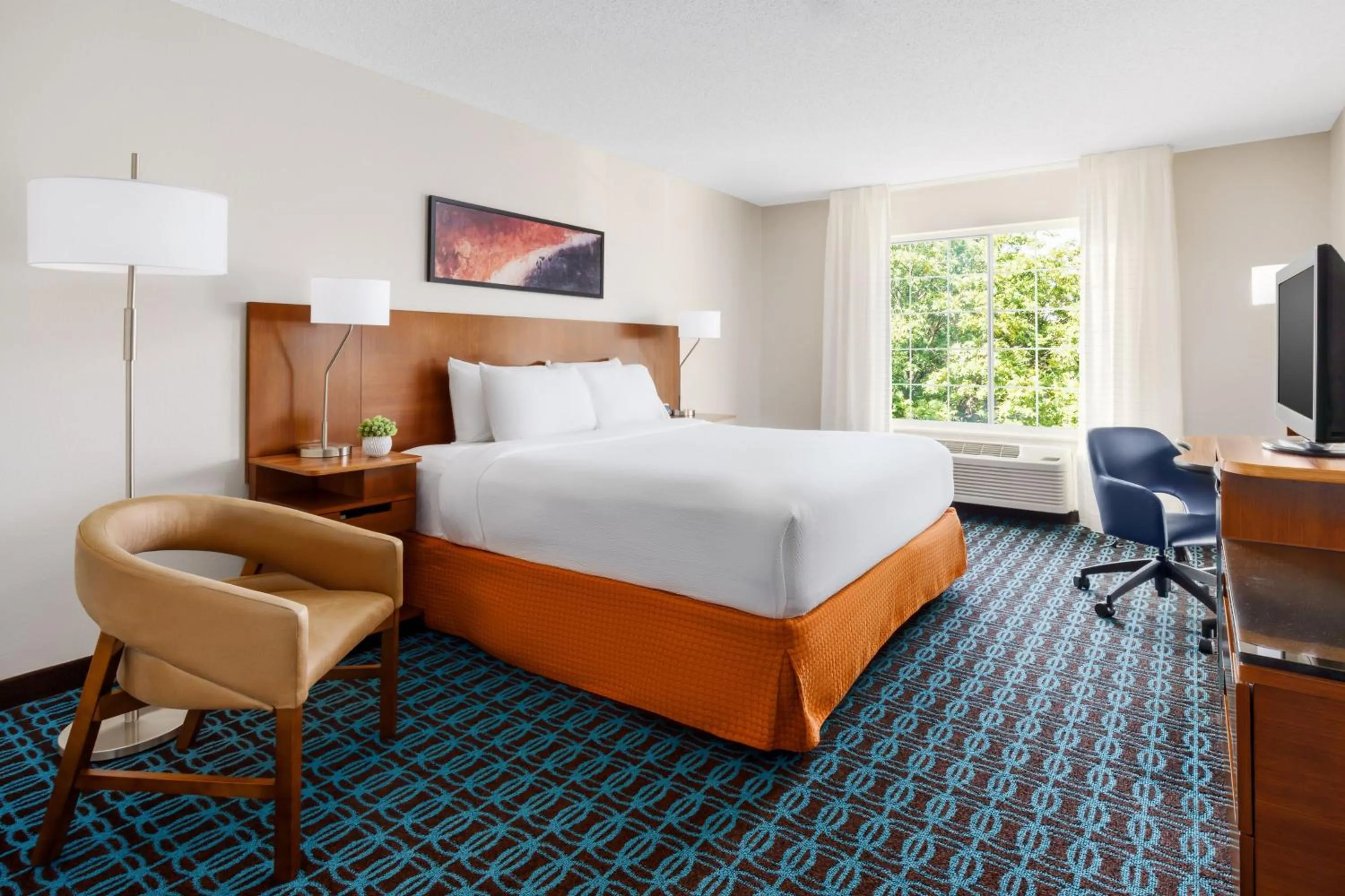 Photo of the whole room, Bed in Fairfield Inn and Suites by Marriott Houston The Woodlands
