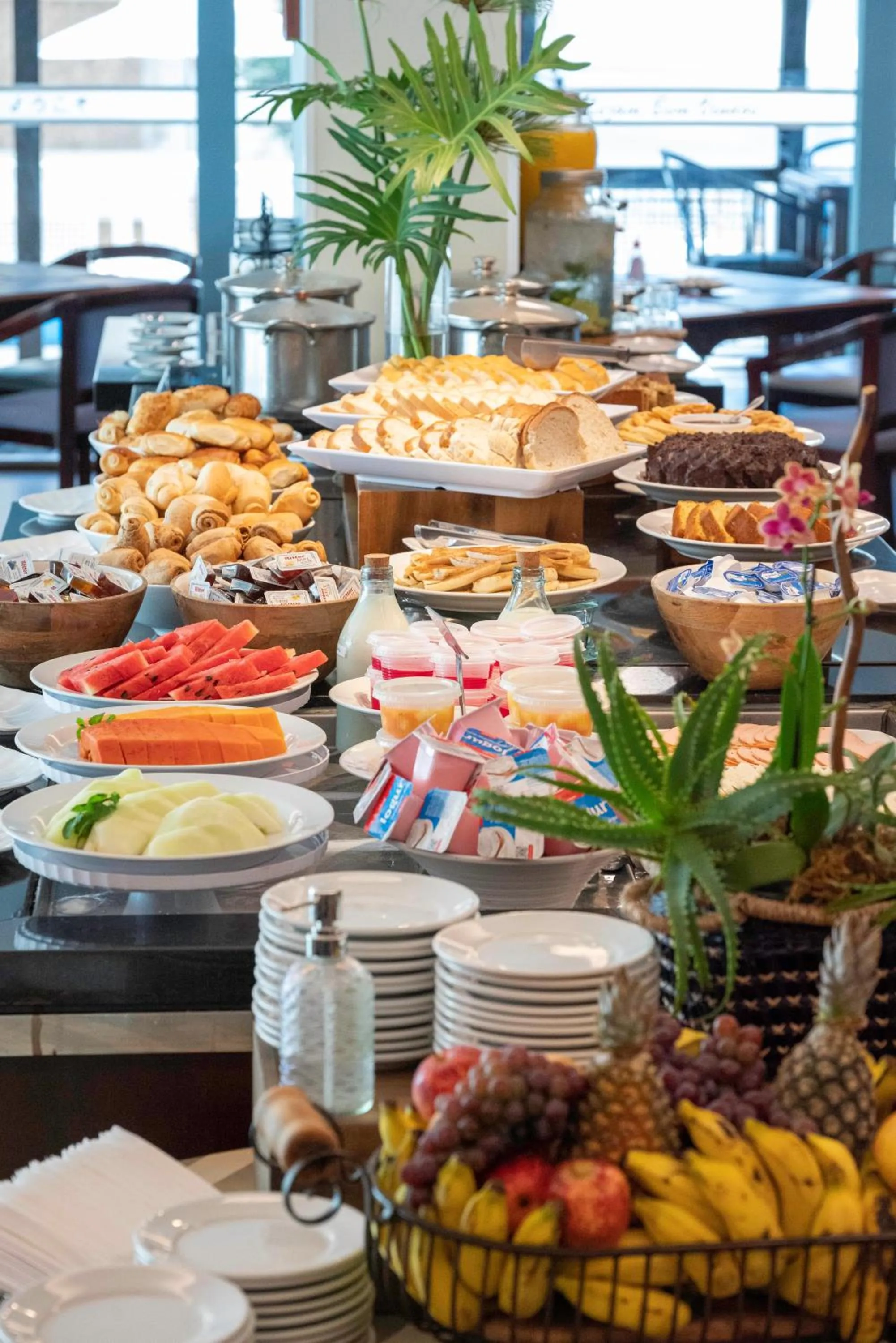 Restaurant/places to eat in Castelmar Hotel