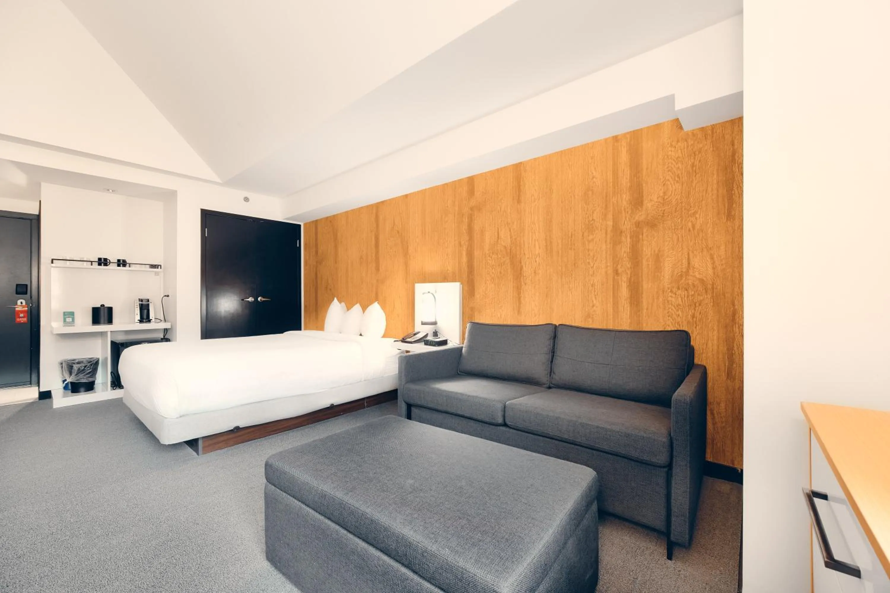 Bedroom, Bed in Aava Whistler Hotel