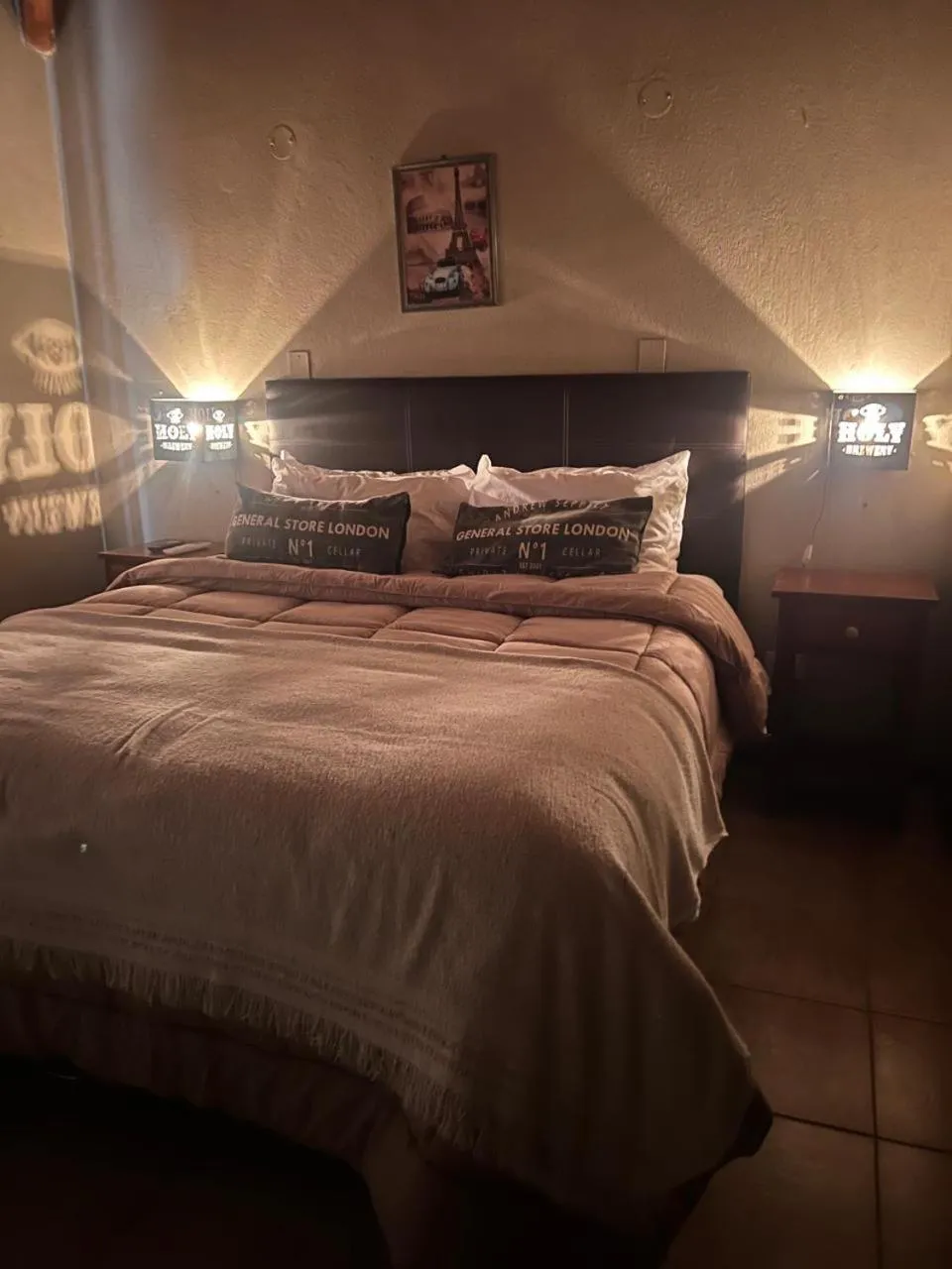 Bed in Beer Hotel Iguazú