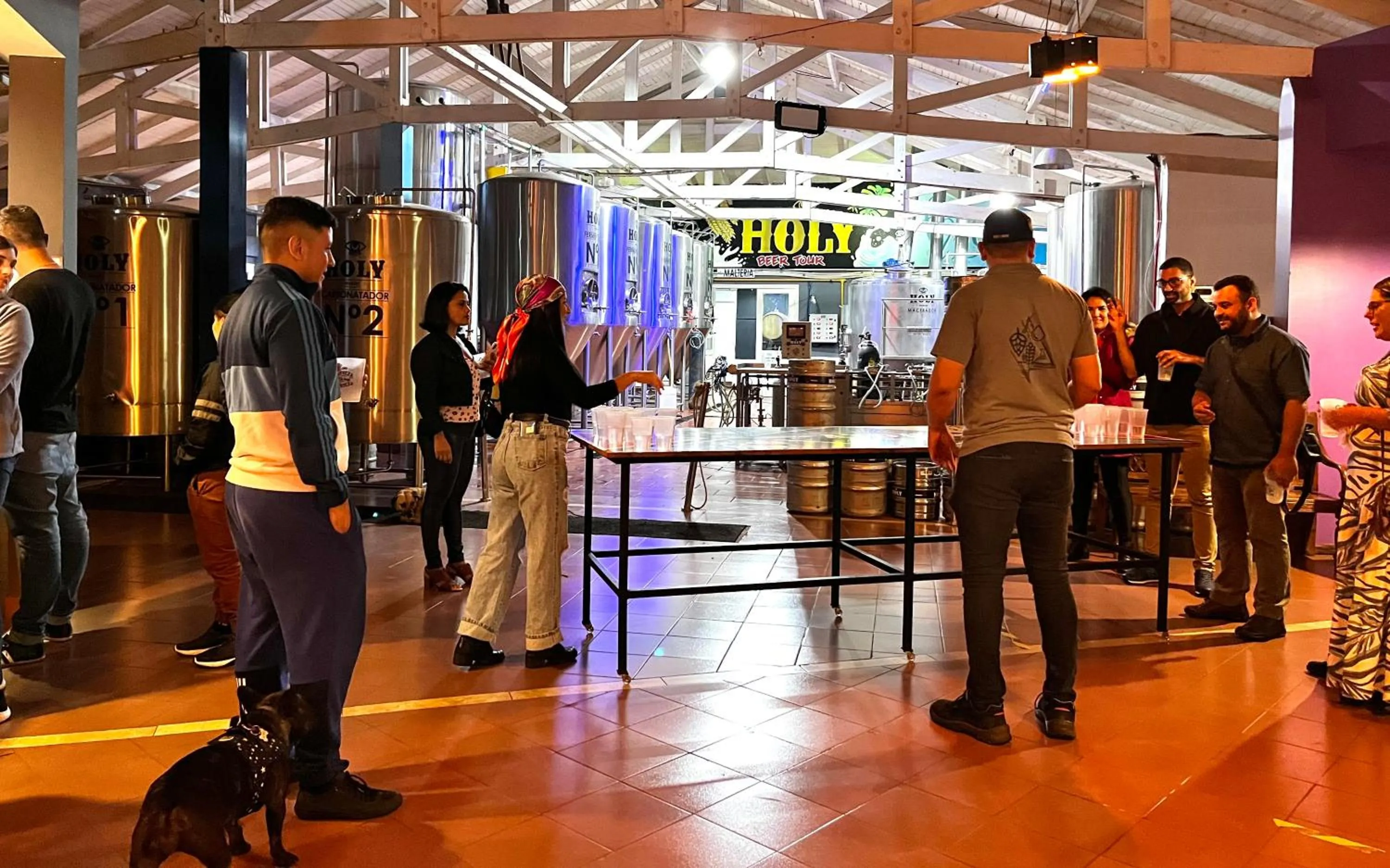 Communal lounge/ TV room in Beer Hotel Iguazú