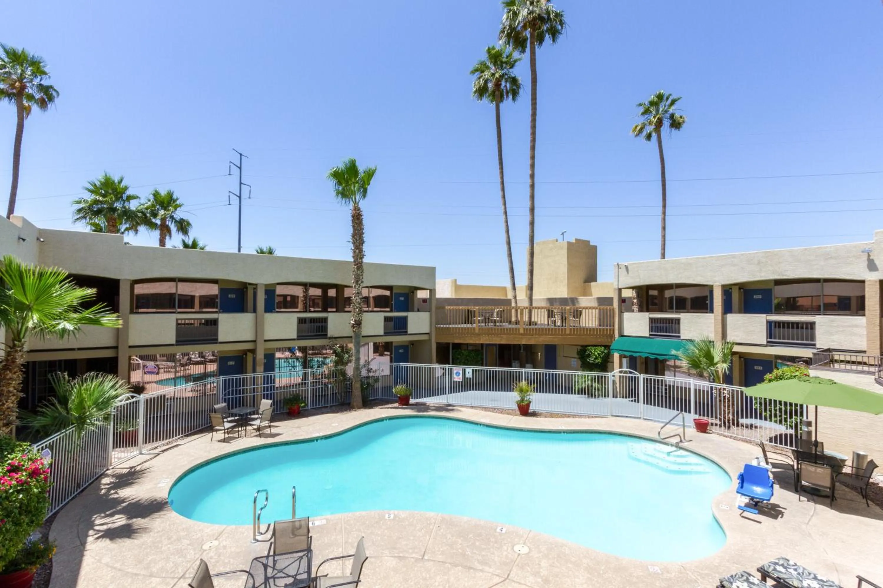 Pool view in Motel 6 Glendale Phoenix