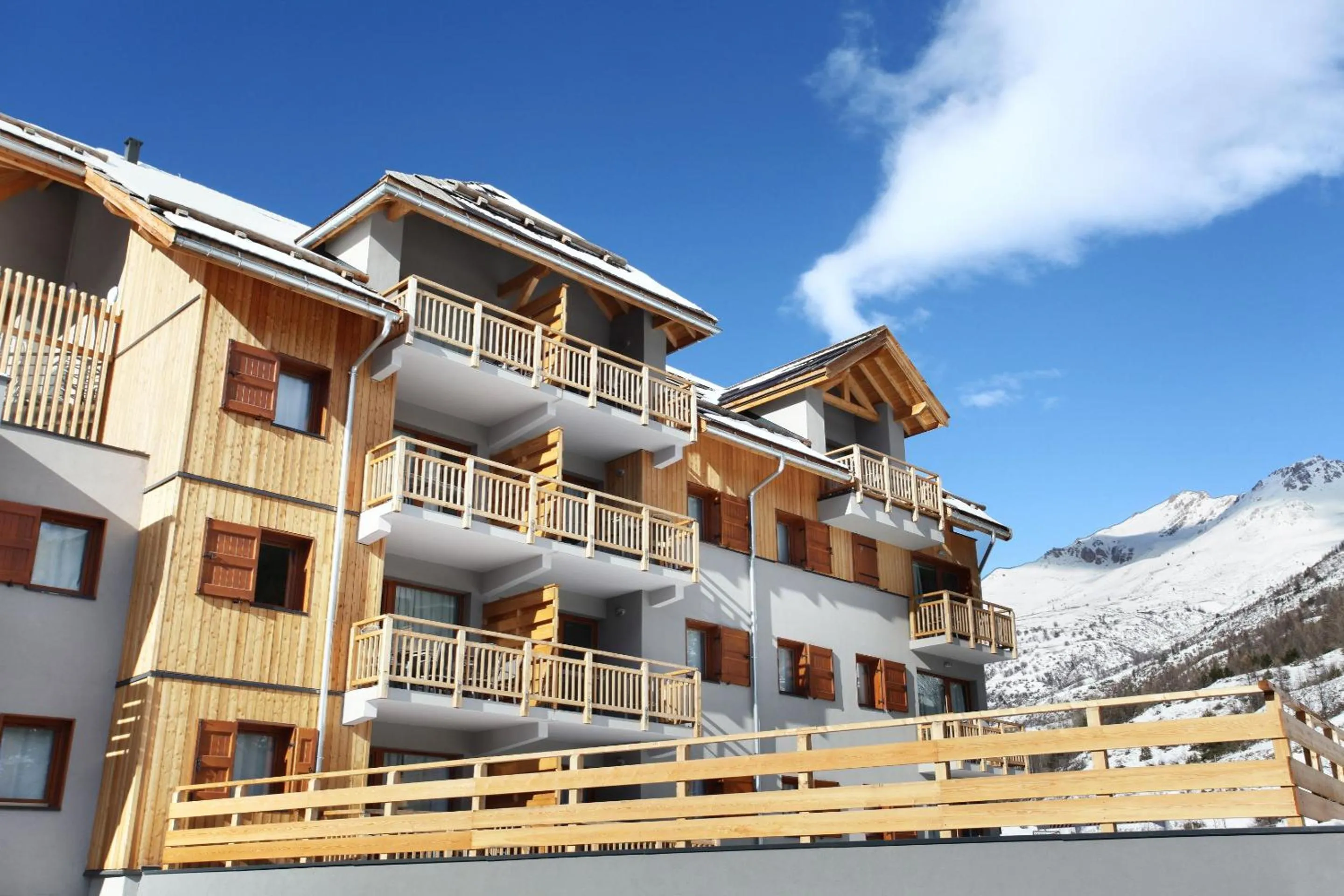 Facade/entrance in Résidence Odalys Aquisana