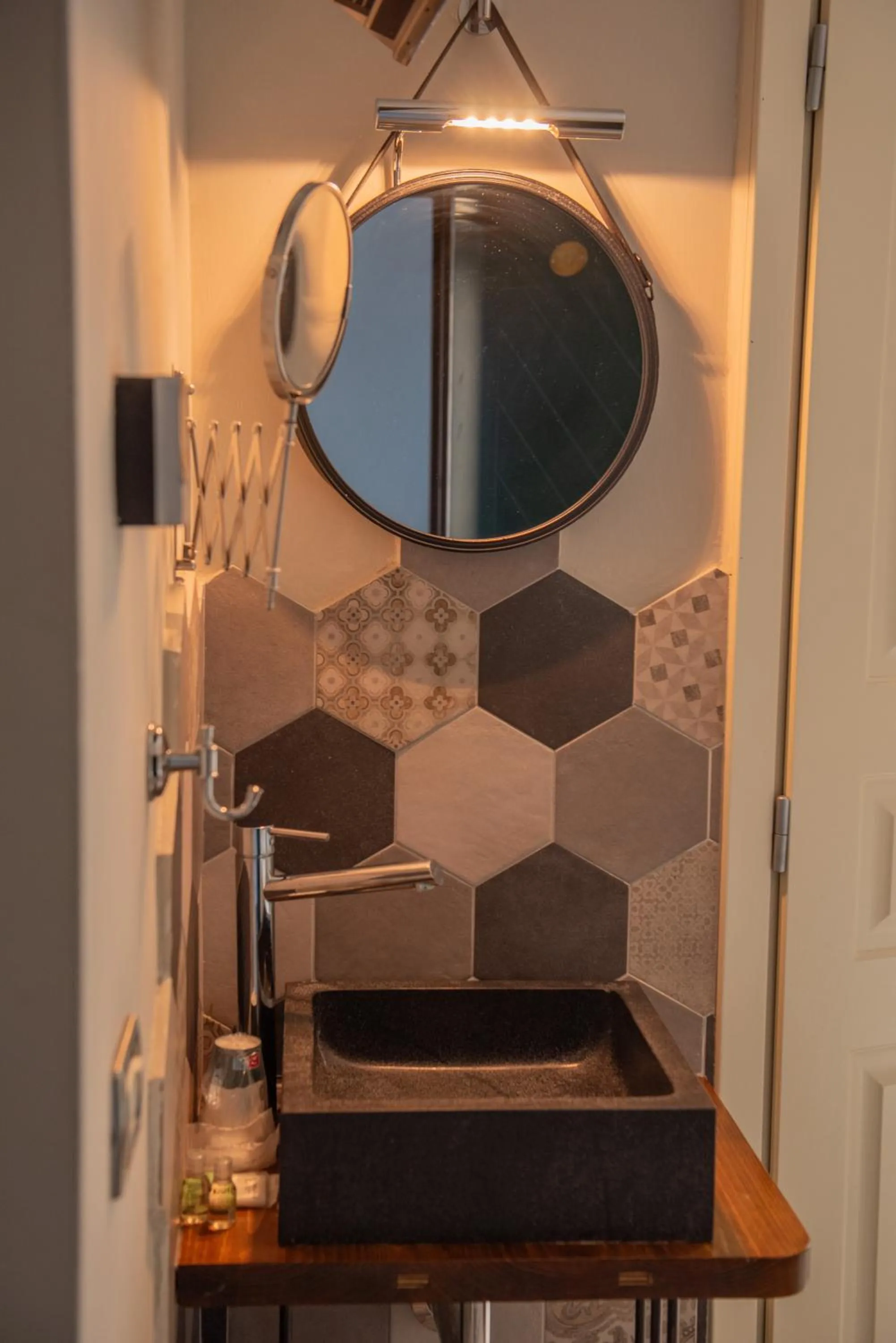 Bathroom in Fra Diavolo