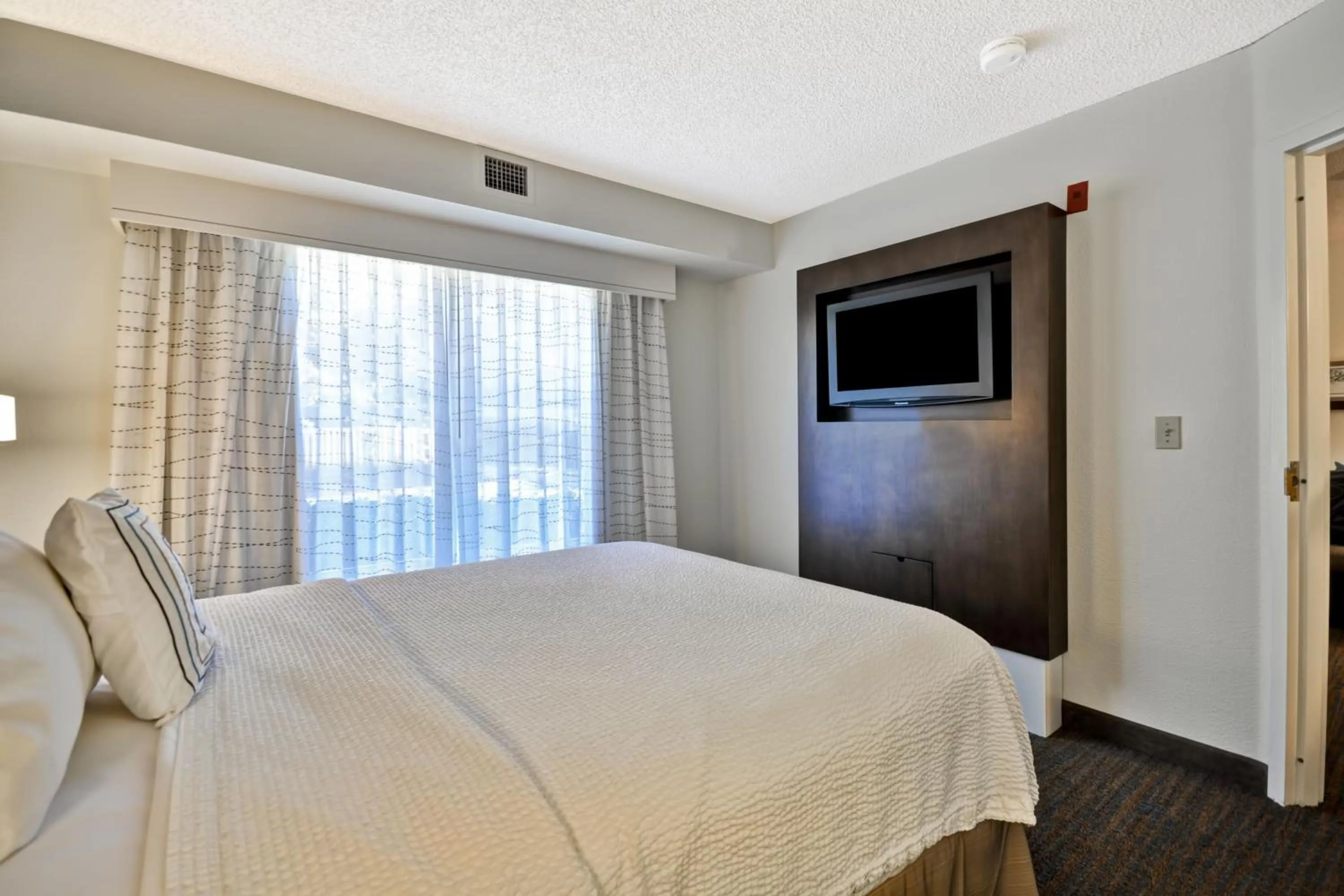 Bedroom, Bed in Residence Inn by Marriott Jacksonville Airport