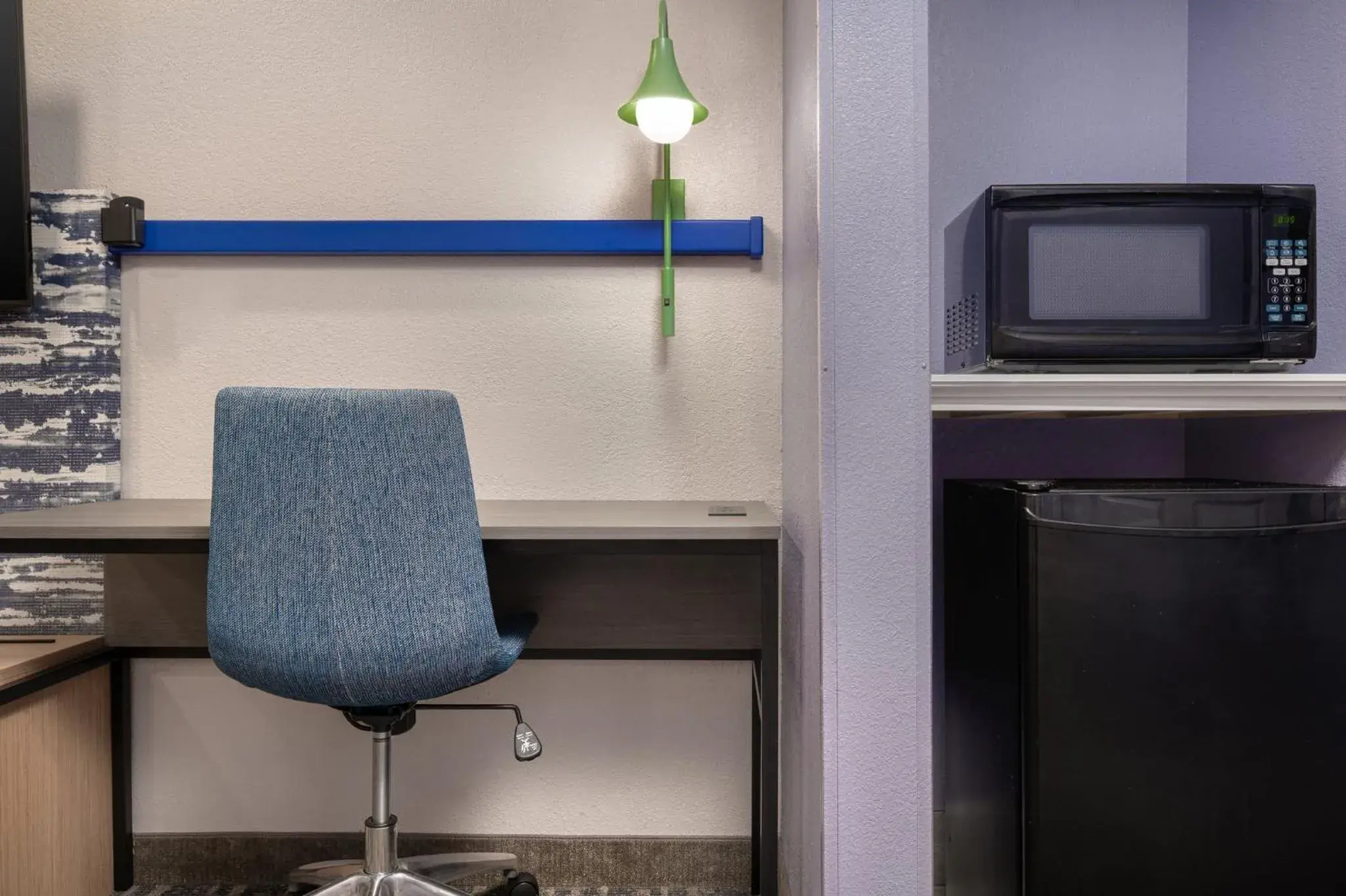 Standard Queen Room with Shower - Mobility/Communications Accessible in Garner Hotel Evansville East by IHG Standard Queen Room with Shower - Mobility/Communications Accessible in Garner Hotel Evansville East by IHG