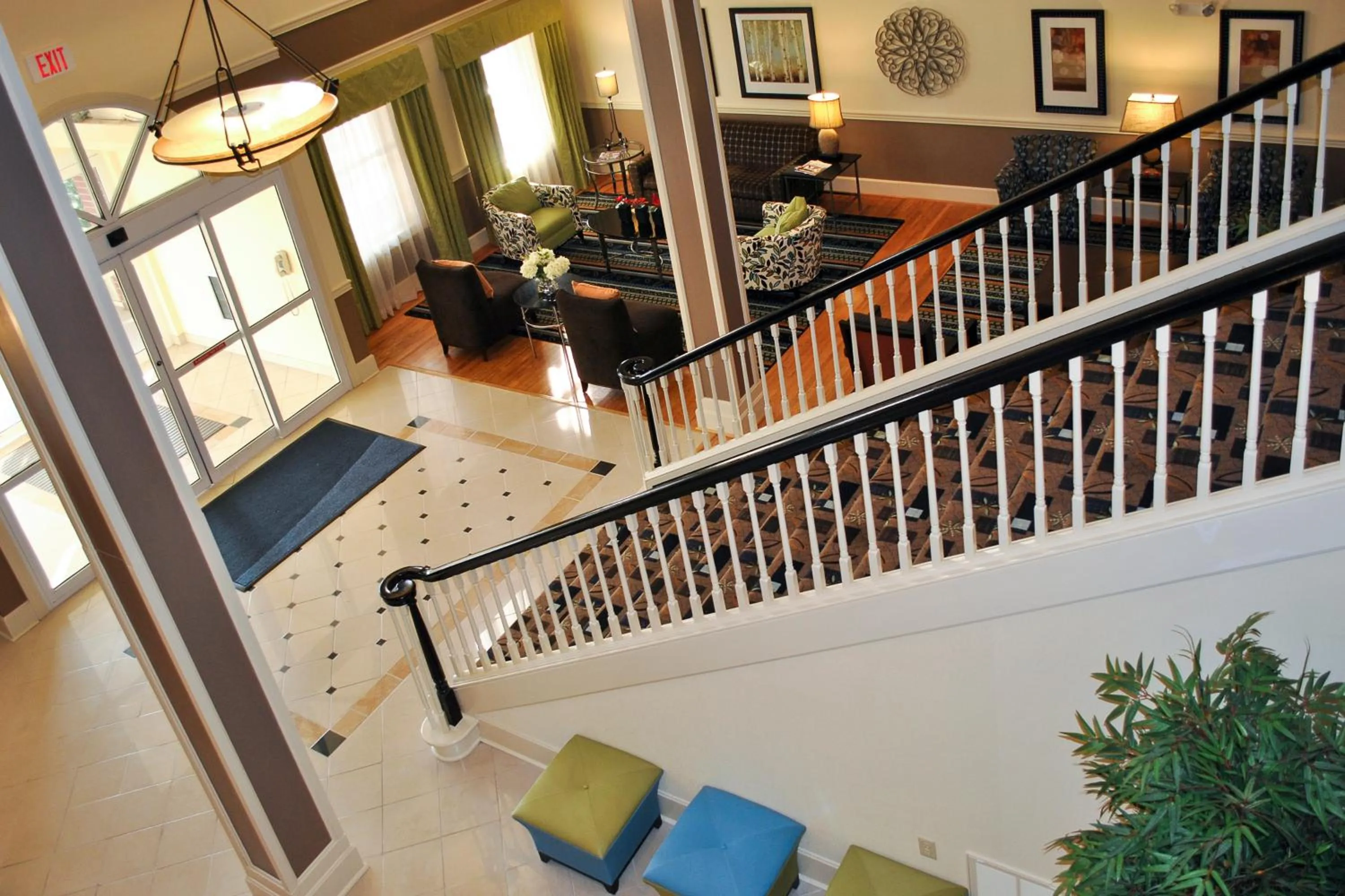 Living room in Country Inn & Suites by Radisson, Evansville, IN