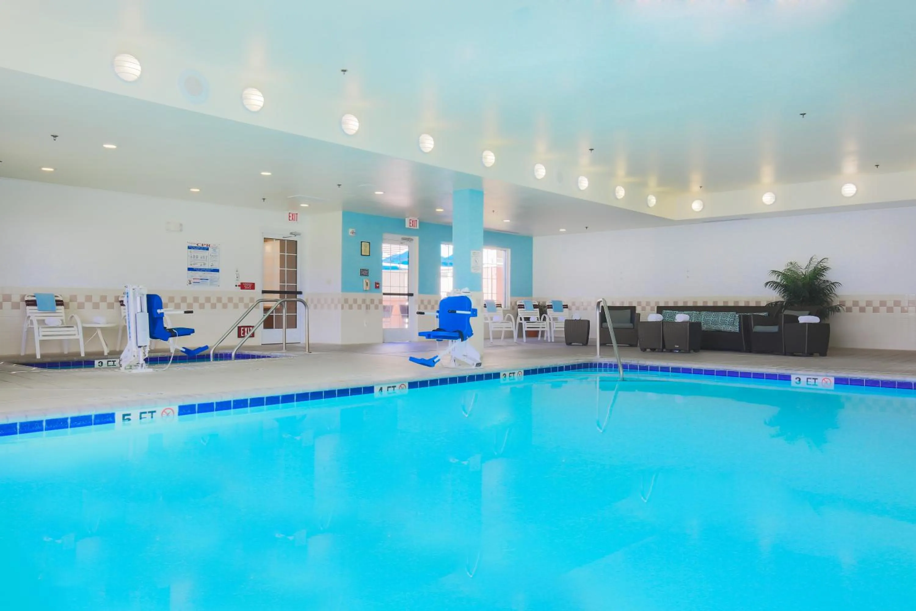 Swimming pool in Residence Inn by Marriott Salinas Monterey