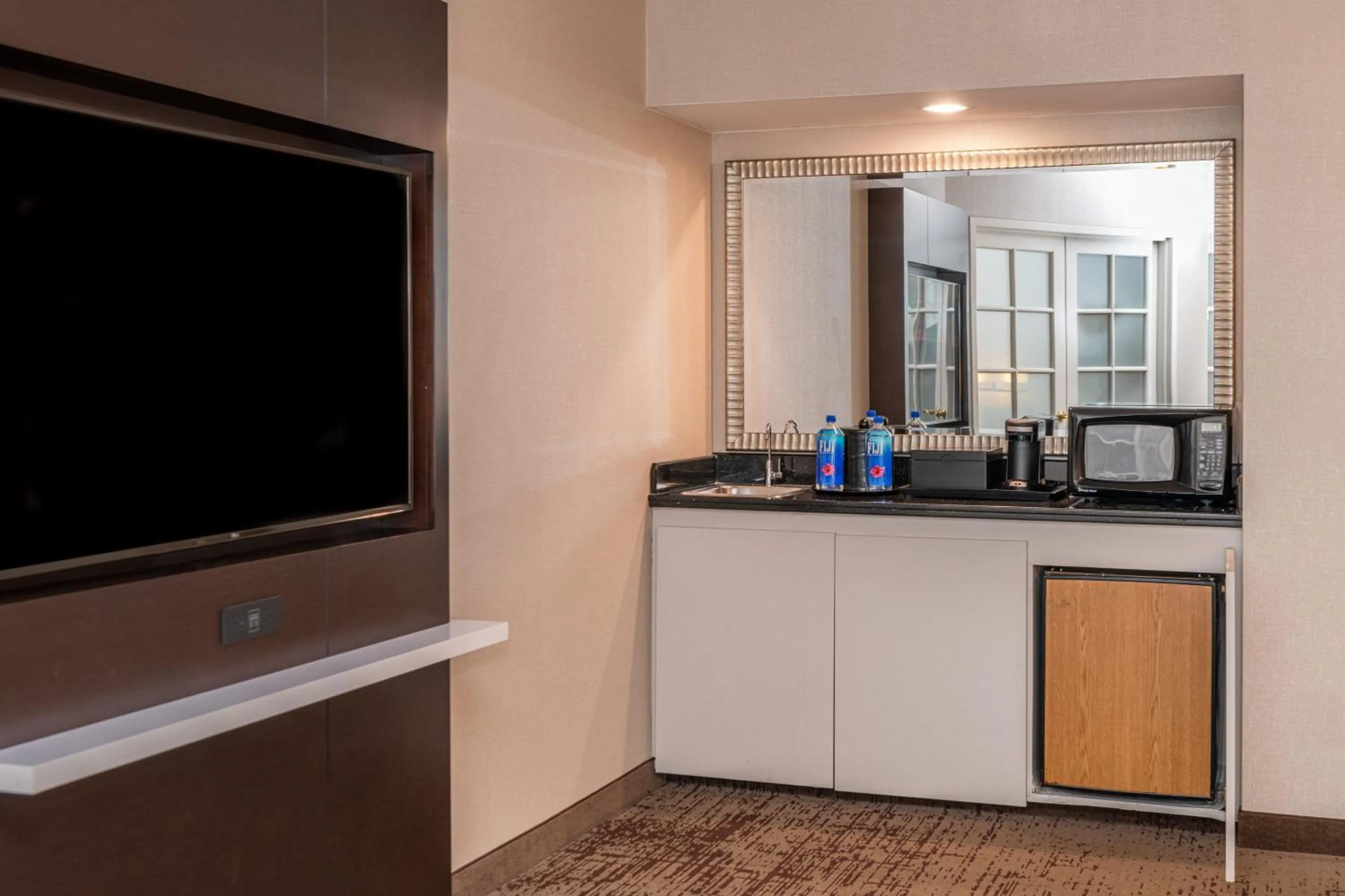 Living room in Chicago Marriott Suites Deerfield