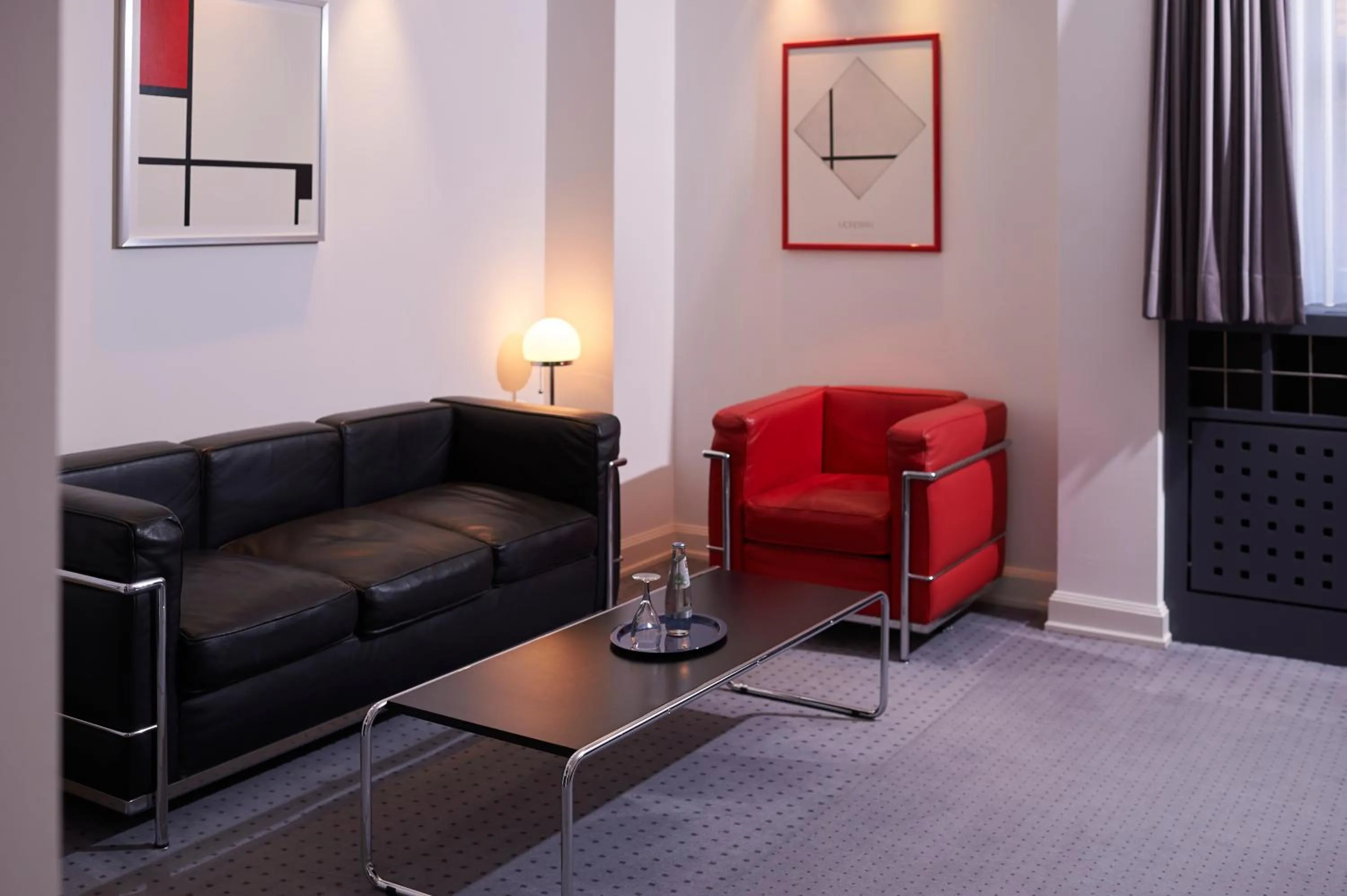 Photo of the whole room in RomanticHOTEL Goldener Karpfen