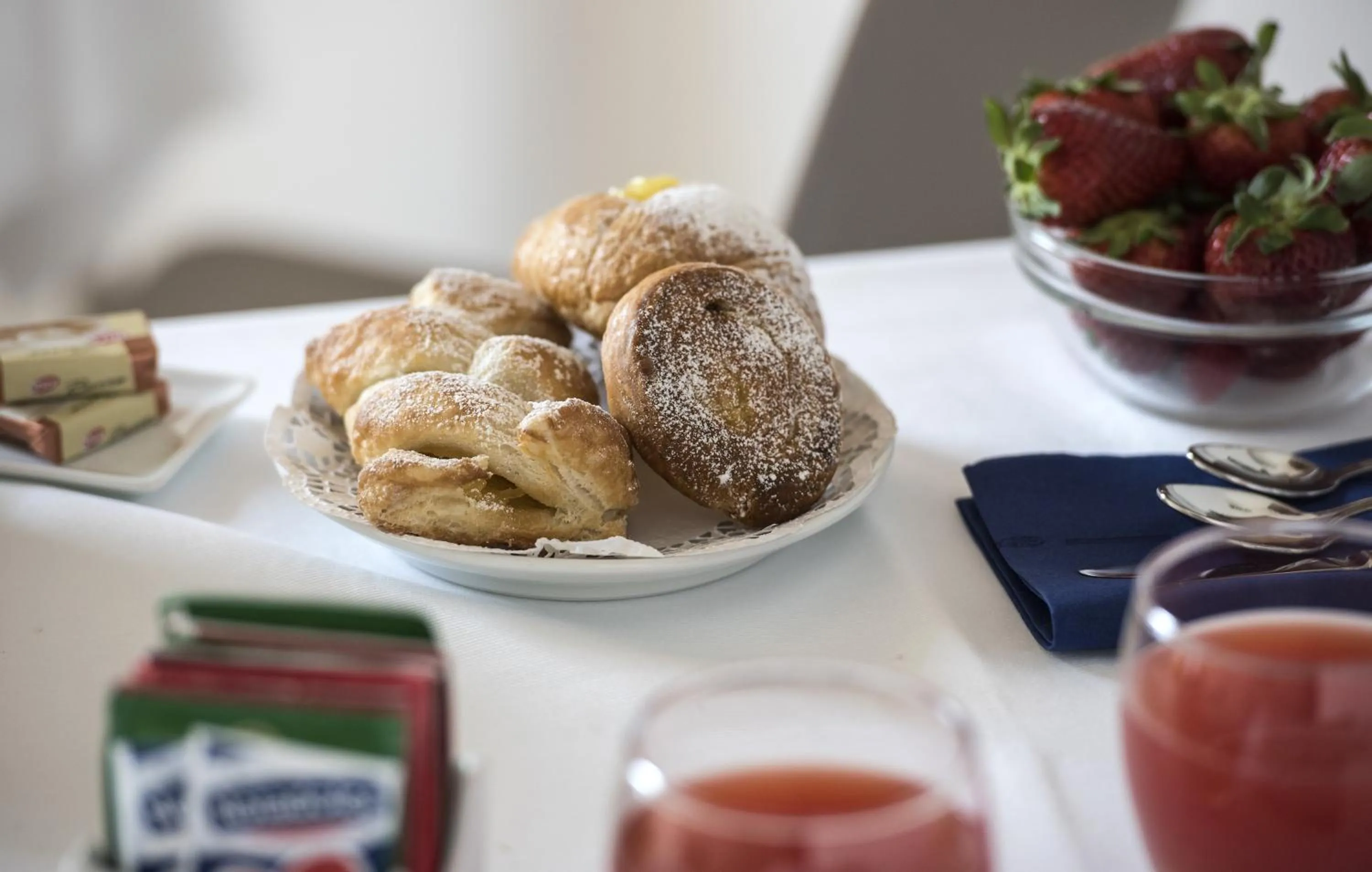 Italian breakfast in Mareluna Suite de Charme