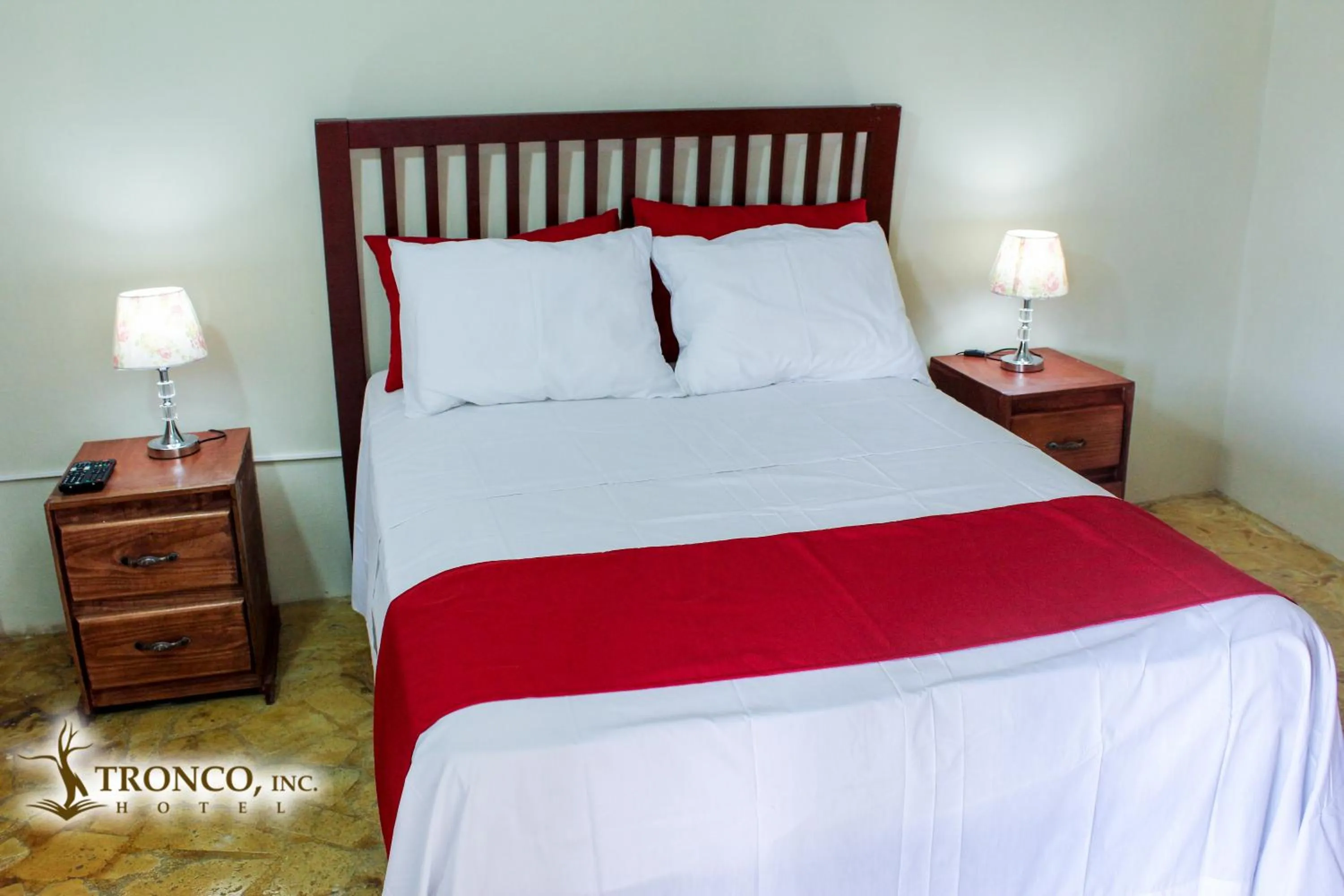 Bedroom, Bed in Hotel El Tronco Inc