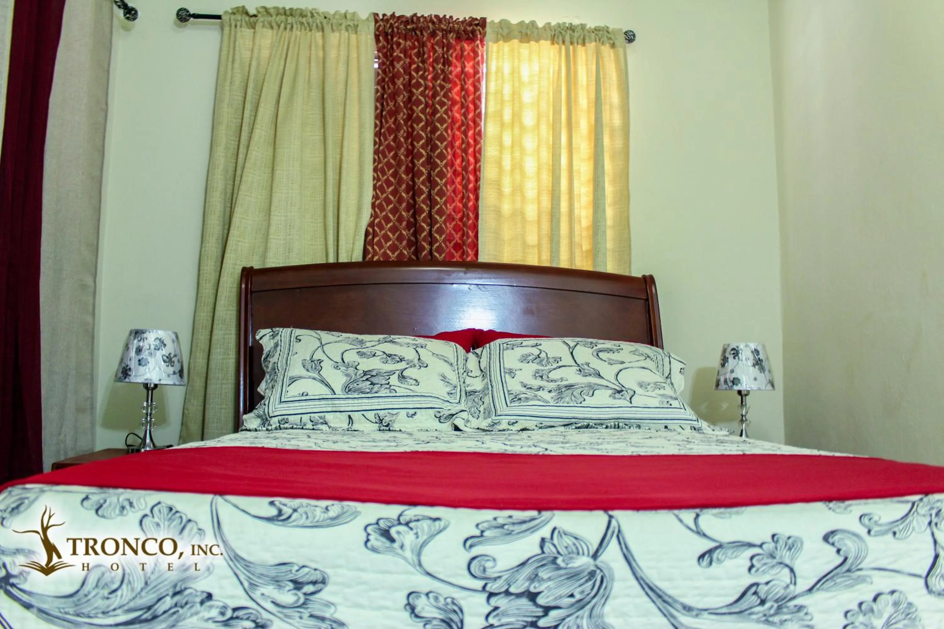 Bedroom, Bed in Hotel El Tronco Inc