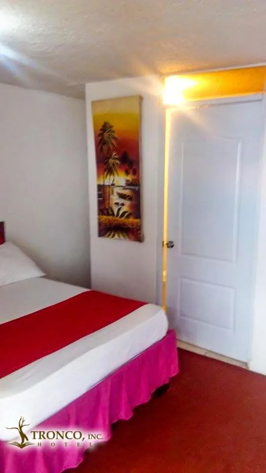 Bedroom, Bed in Hotel El Tronco Inc
