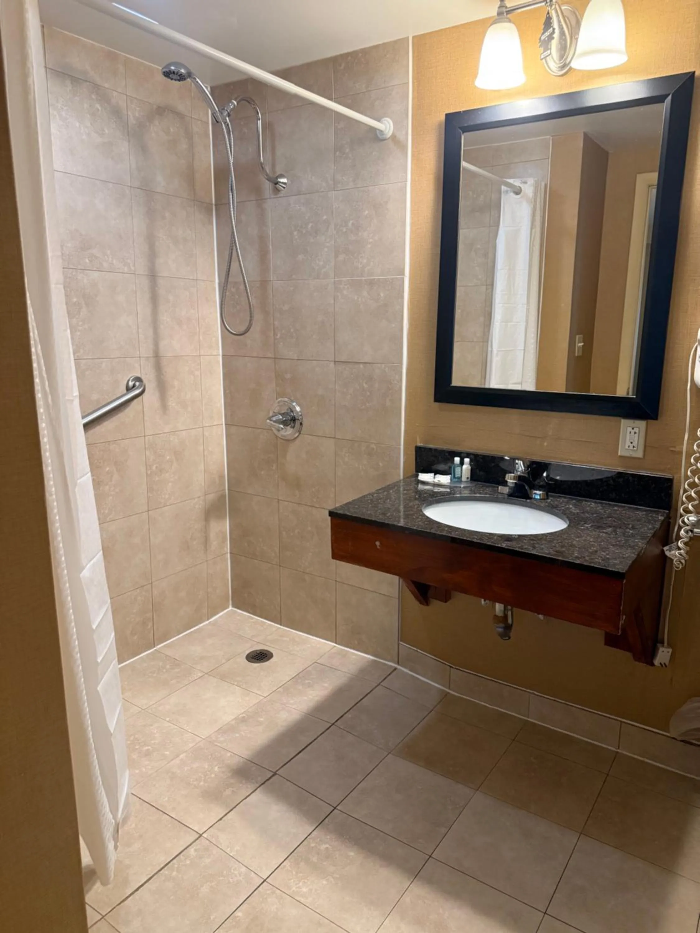 Shower in Hotel Hanna