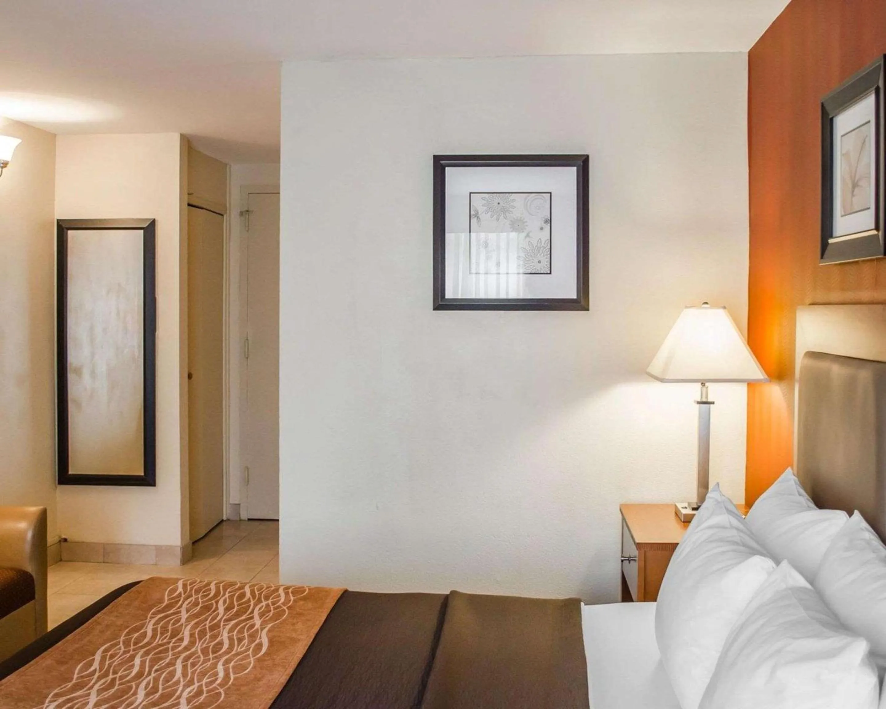 Photo of the whole room, Bed in Hotel Hanna