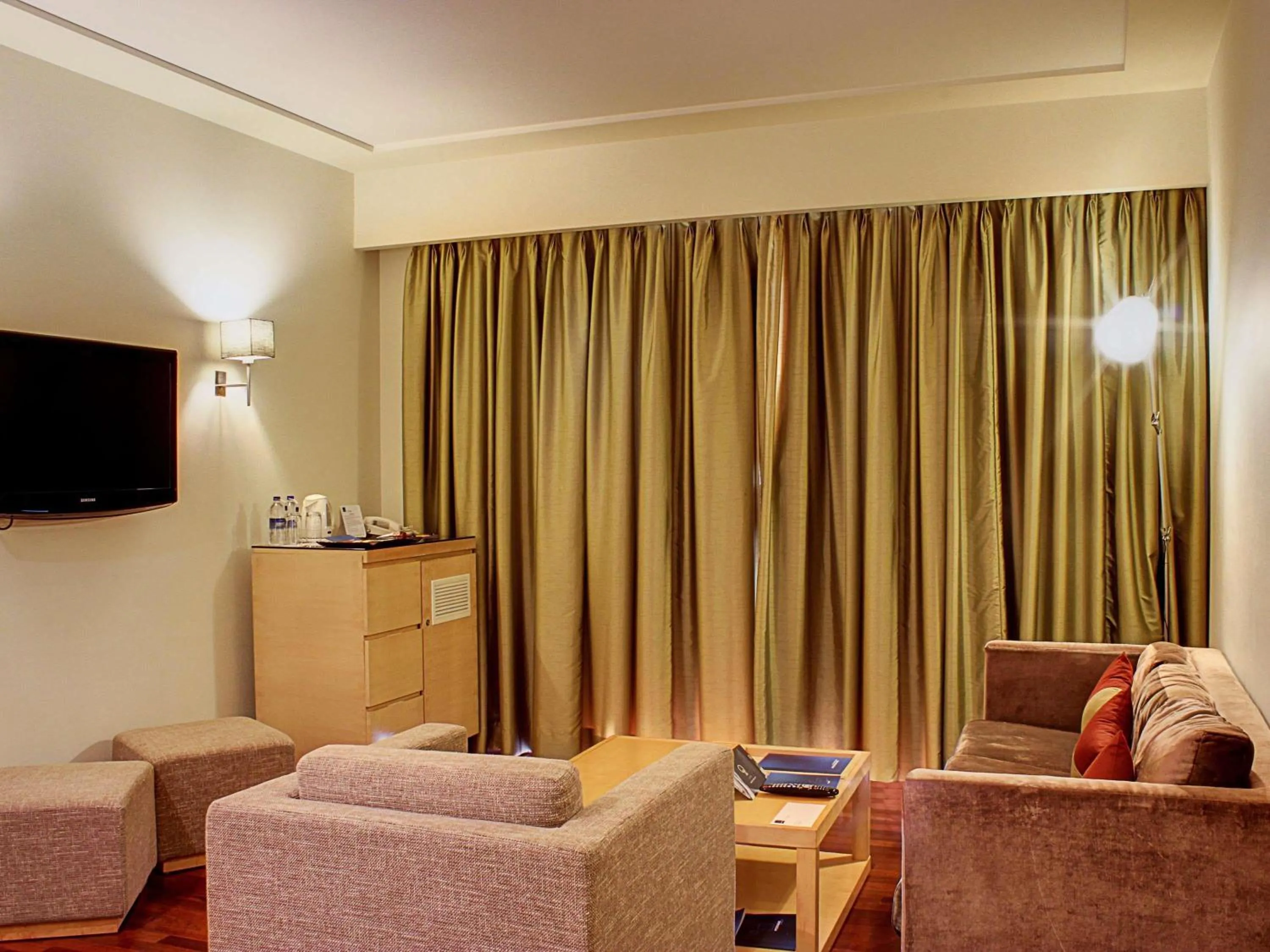 Bedroom in Novotel Hyderabad Airport