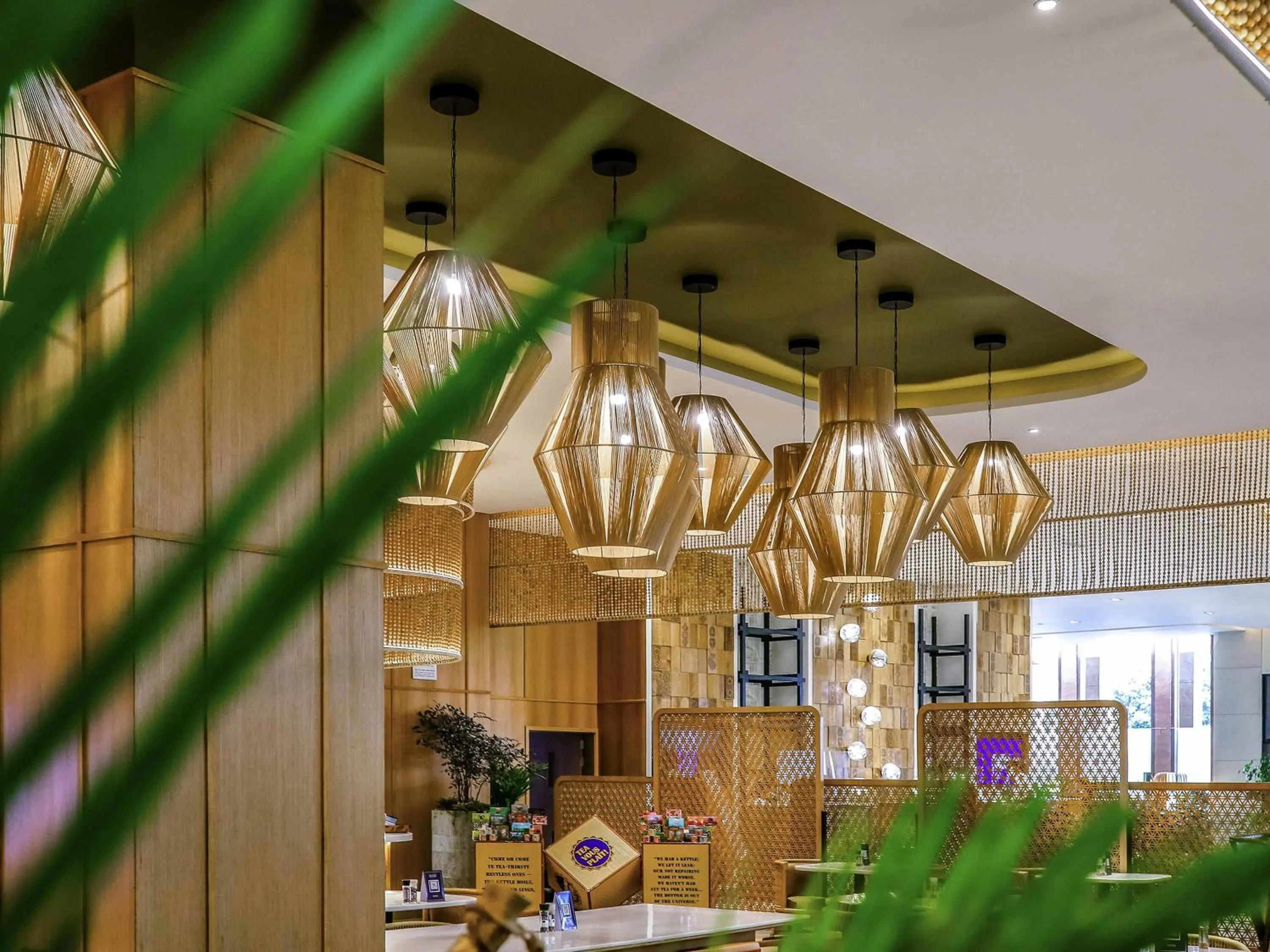 Lounge or bar in Novotel Hyderabad Airport