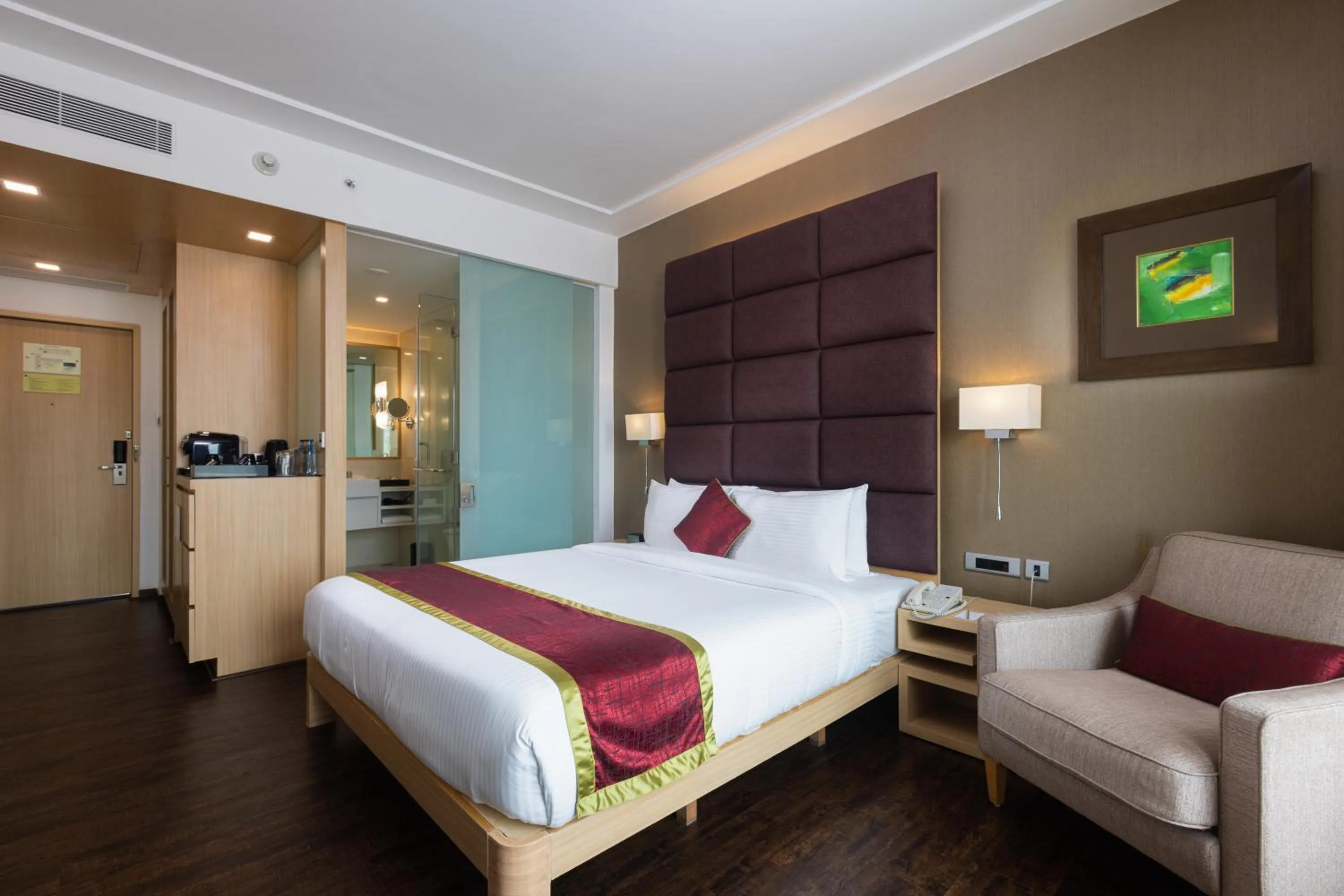Bed in Novotel Hyderabad Airport
