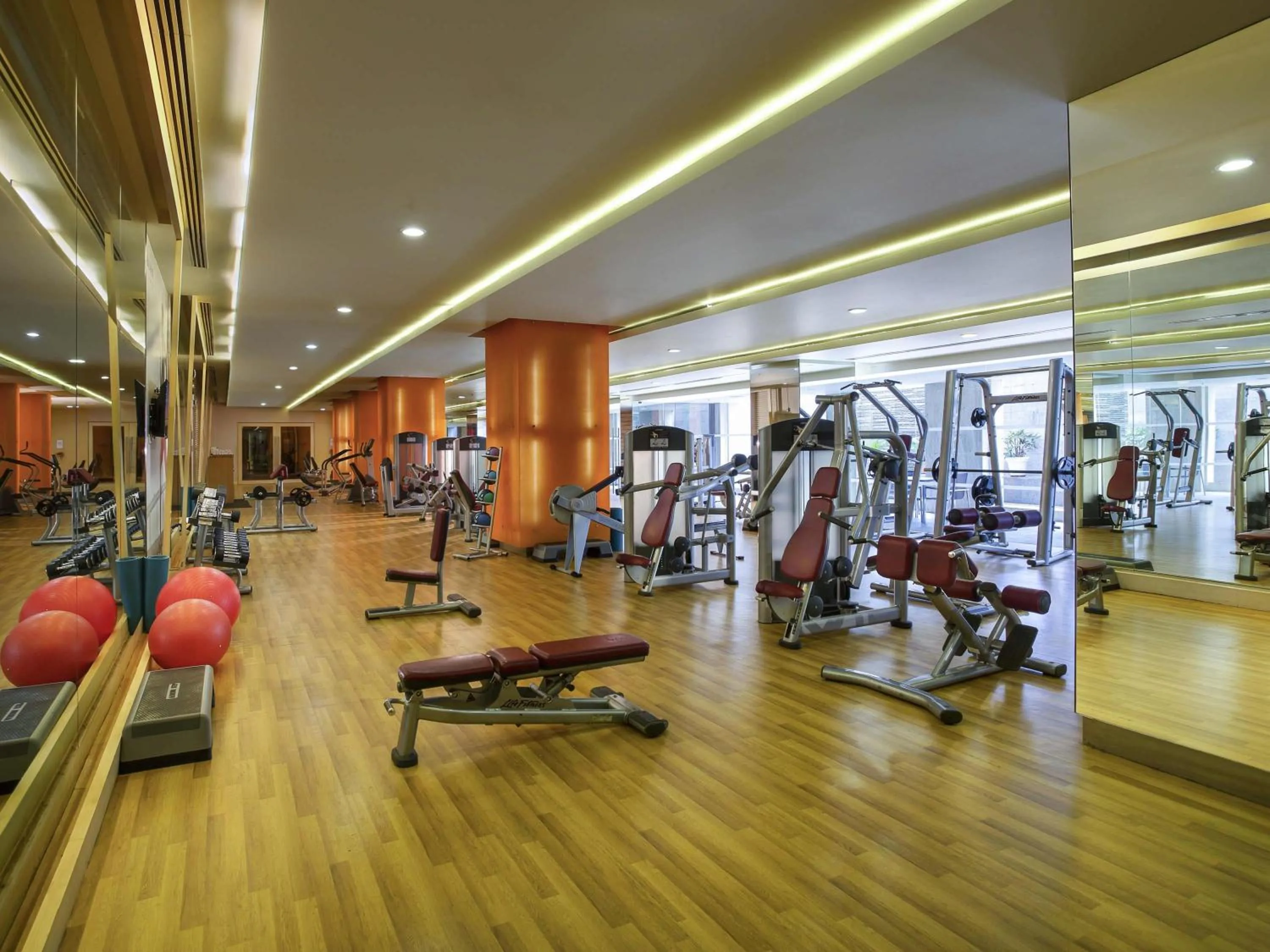 Business facilities in Novotel Hyderabad Airport